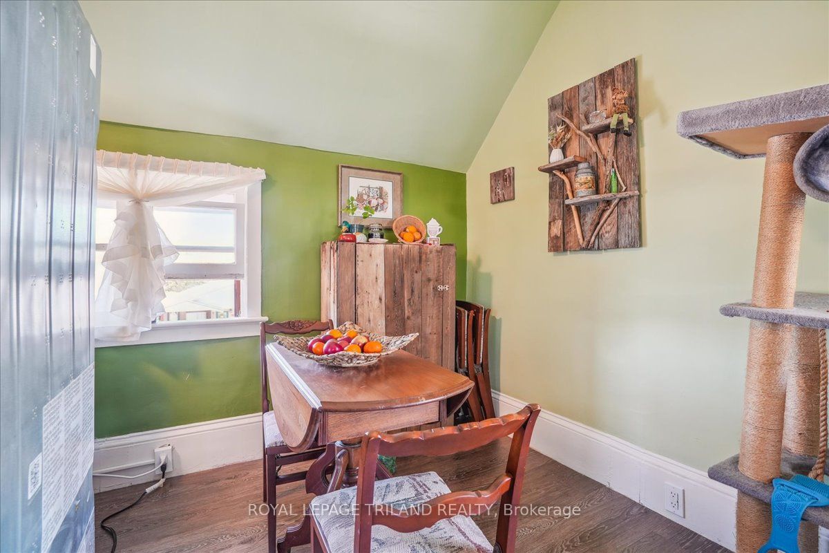 85 Kent Street N Property Photo 17