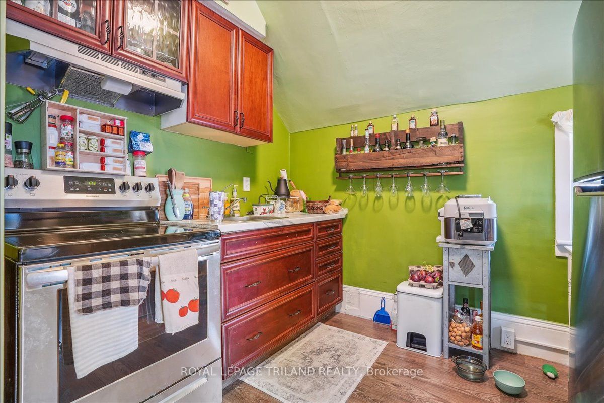 85 Kent Street N Property Photo 18