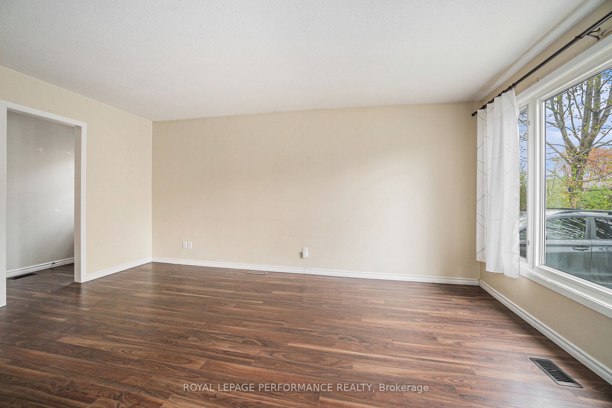 770 Eastvale Drive Property Photo 10