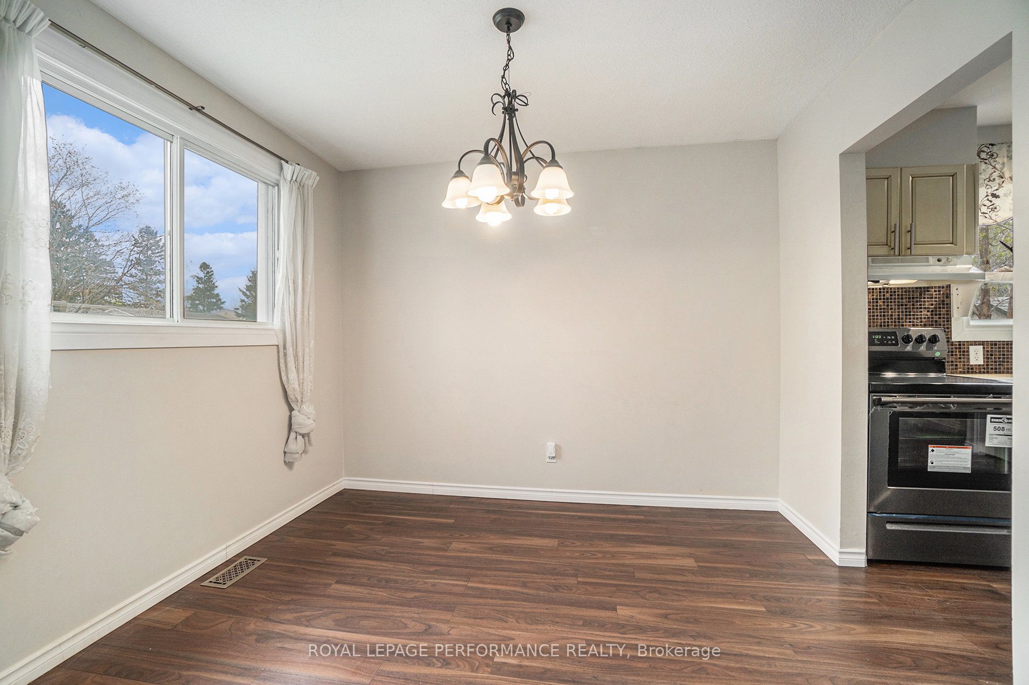 770 Eastvale Drive Property Photo 11
