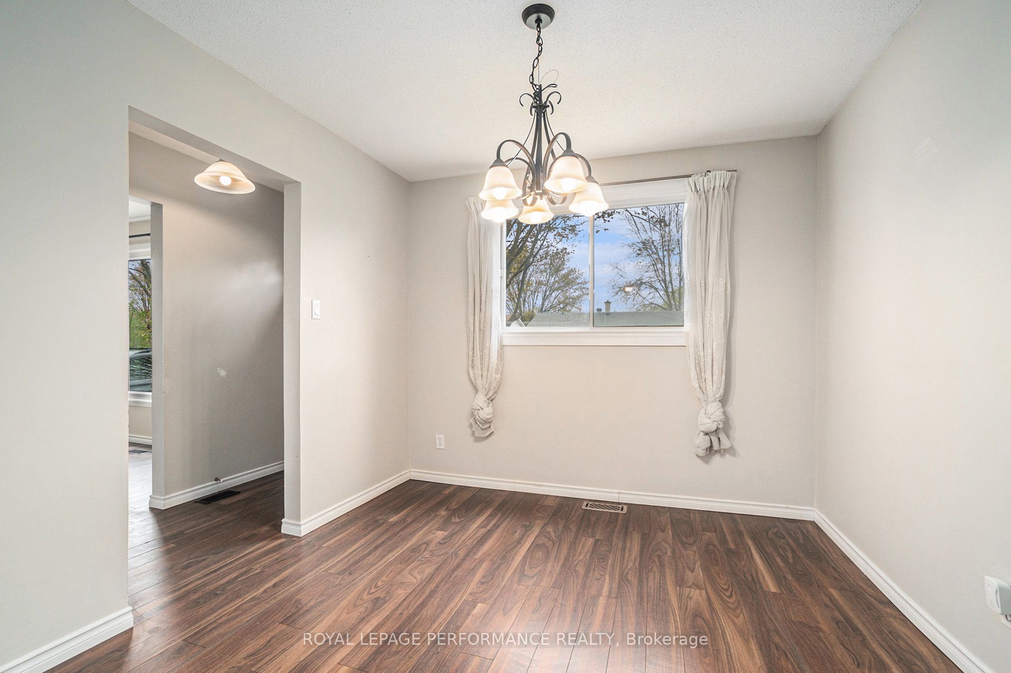 770 Eastvale Drive Property Photo 12