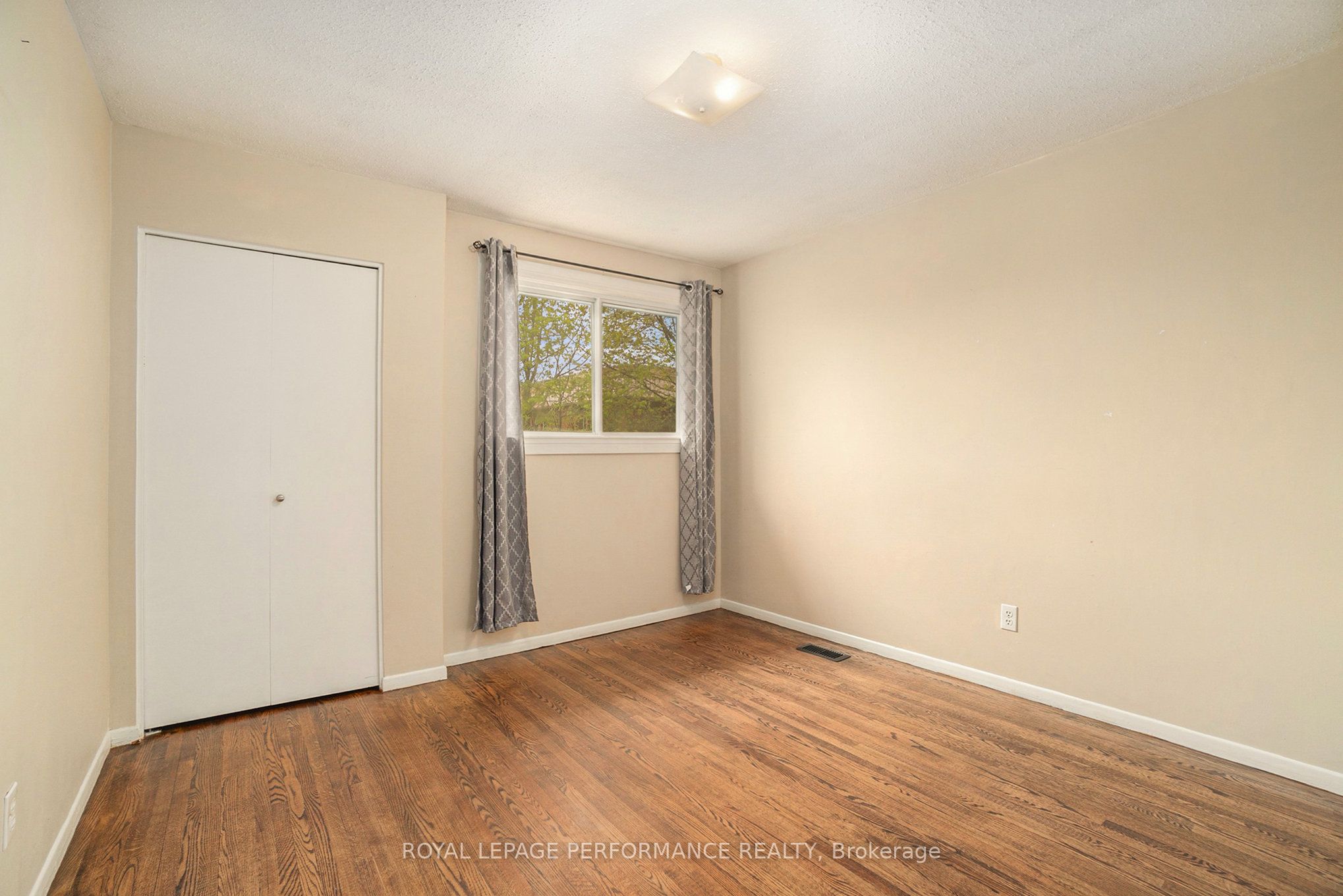 770 Eastvale Drive Property Photo 14