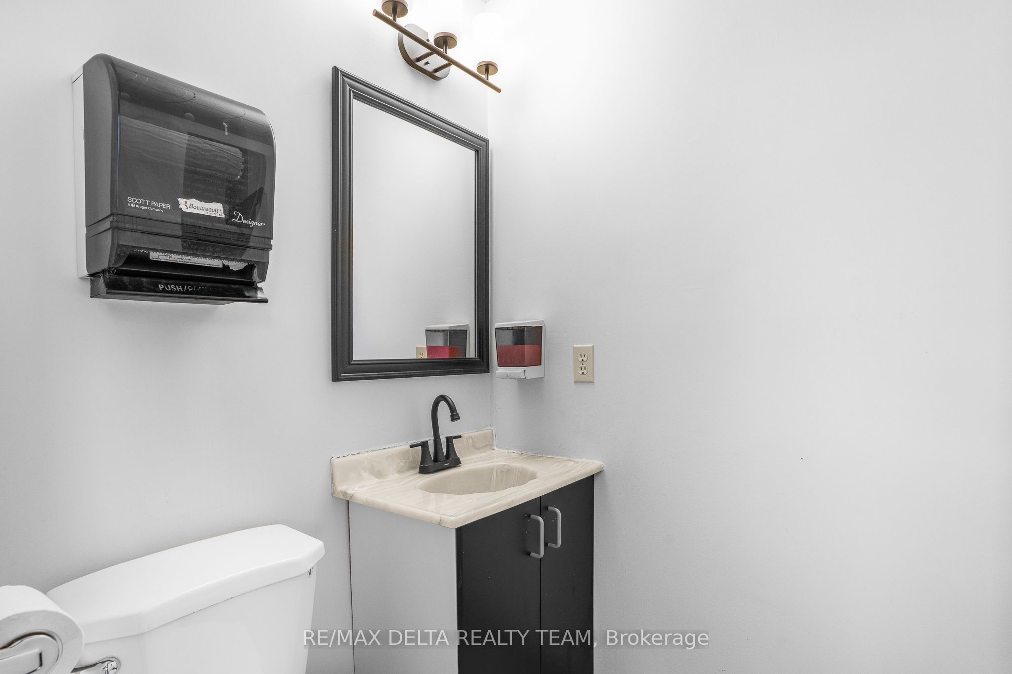 2548 St-joseph Property Photo 10