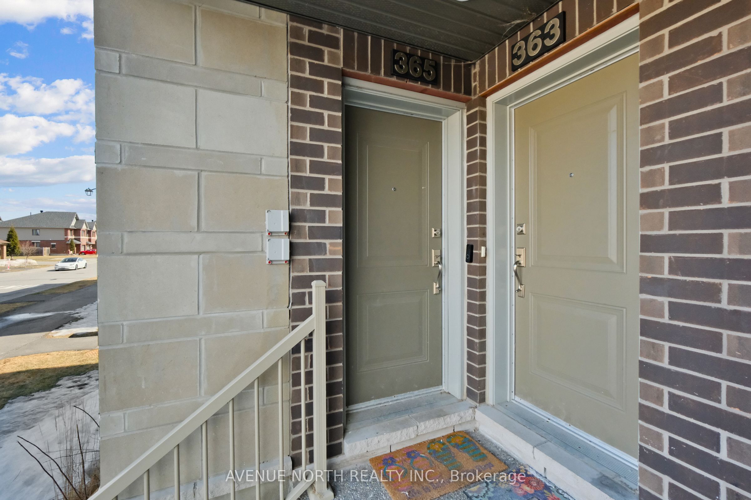 365 Axis Way Property Photo 5