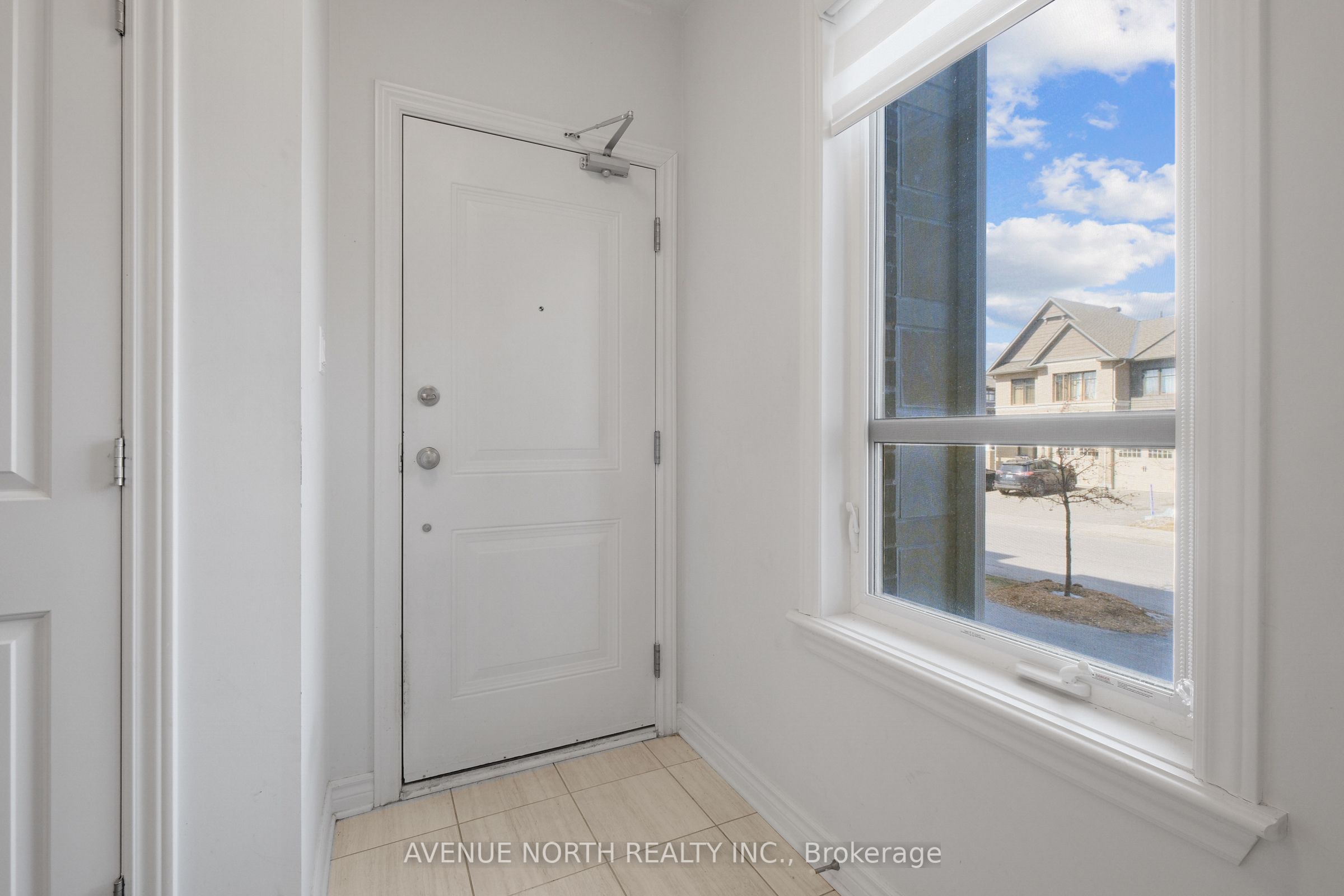365 Axis Way Property Photo 6