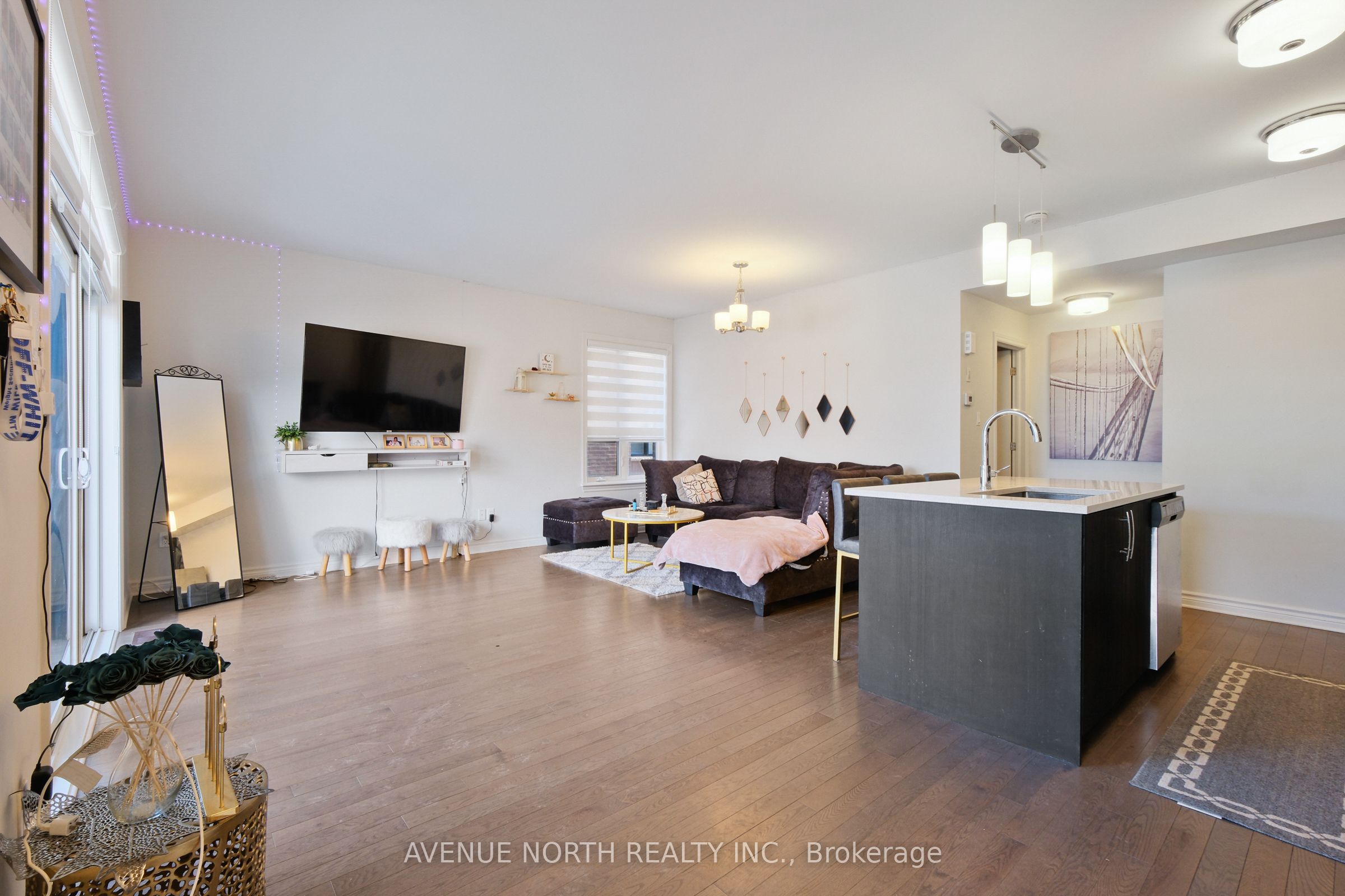 365 Axis Way Property Photo 8