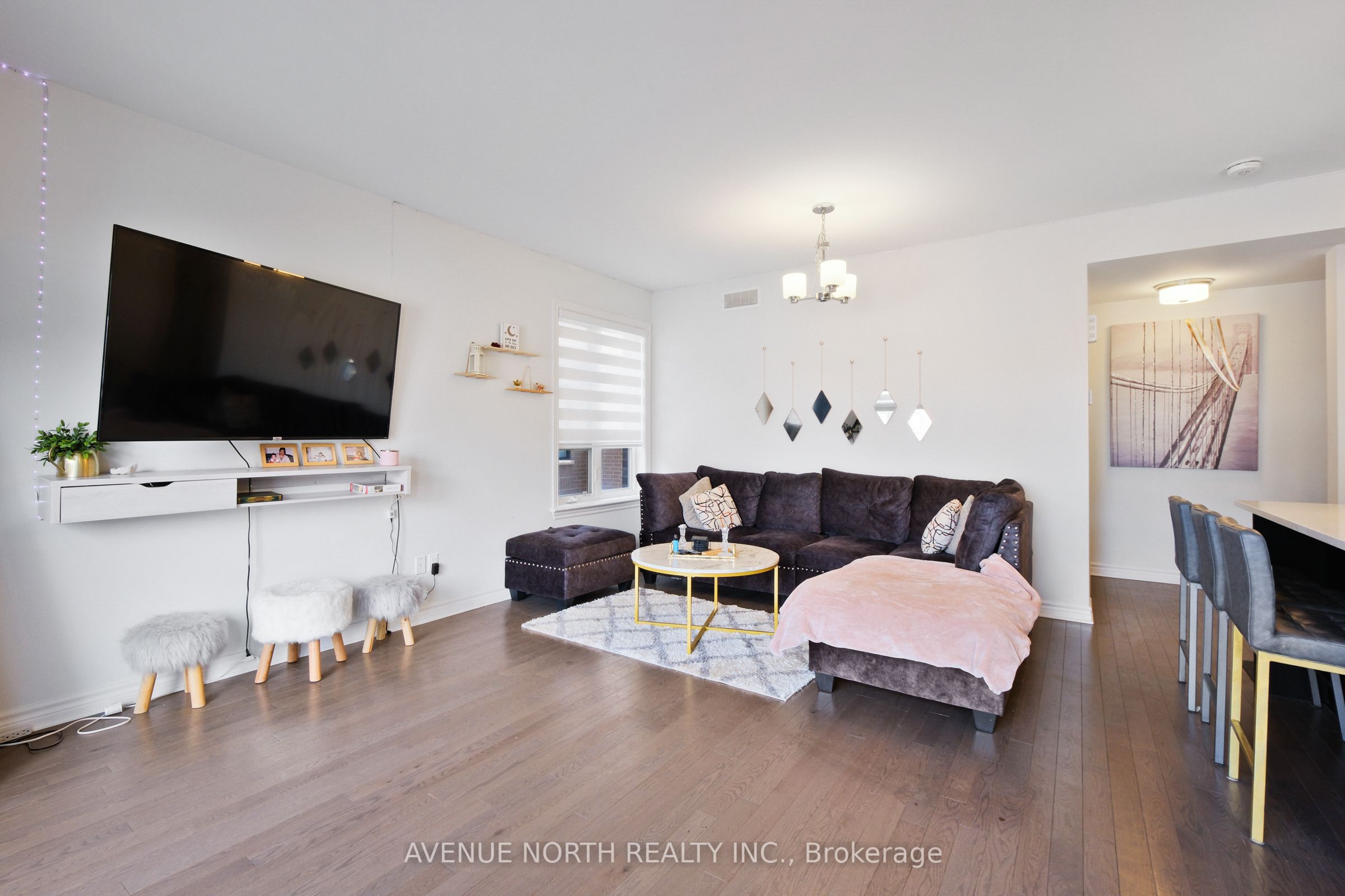 365 Axis Way Property Photo 9
