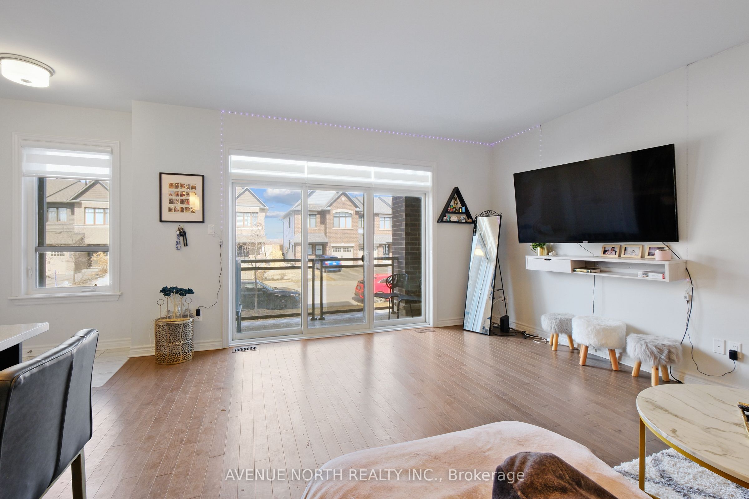 365 Axis Way Property Photo 10