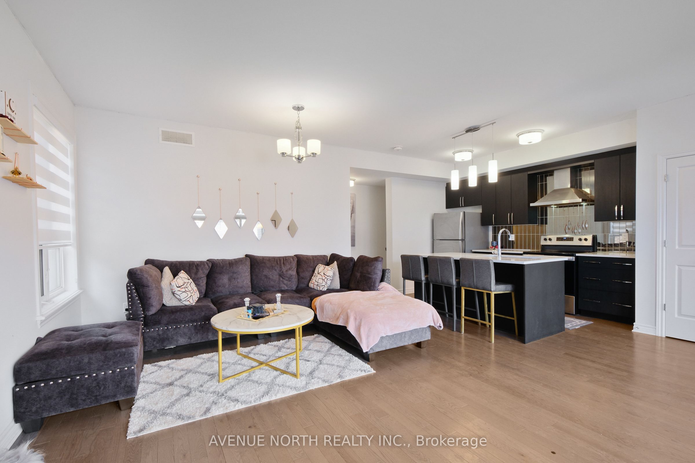 365 Axis Way Property Photo 12