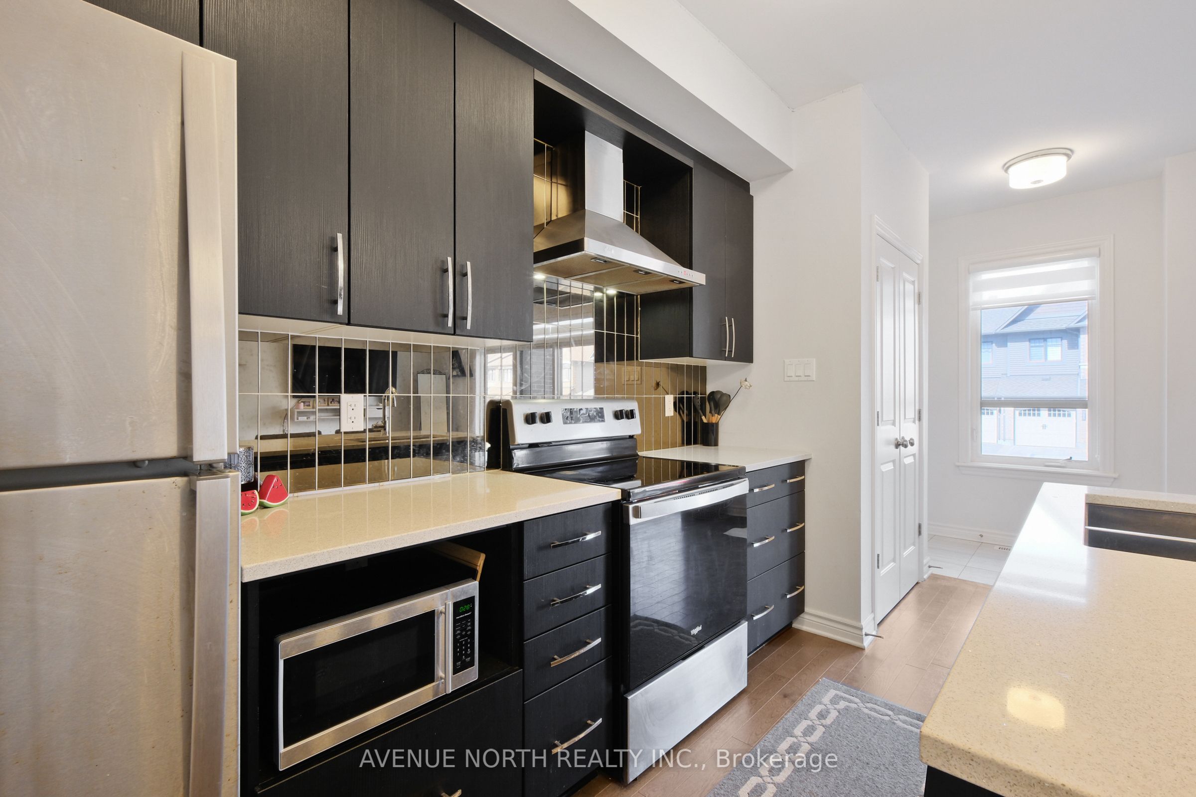 365 Axis Way Property Photo 14