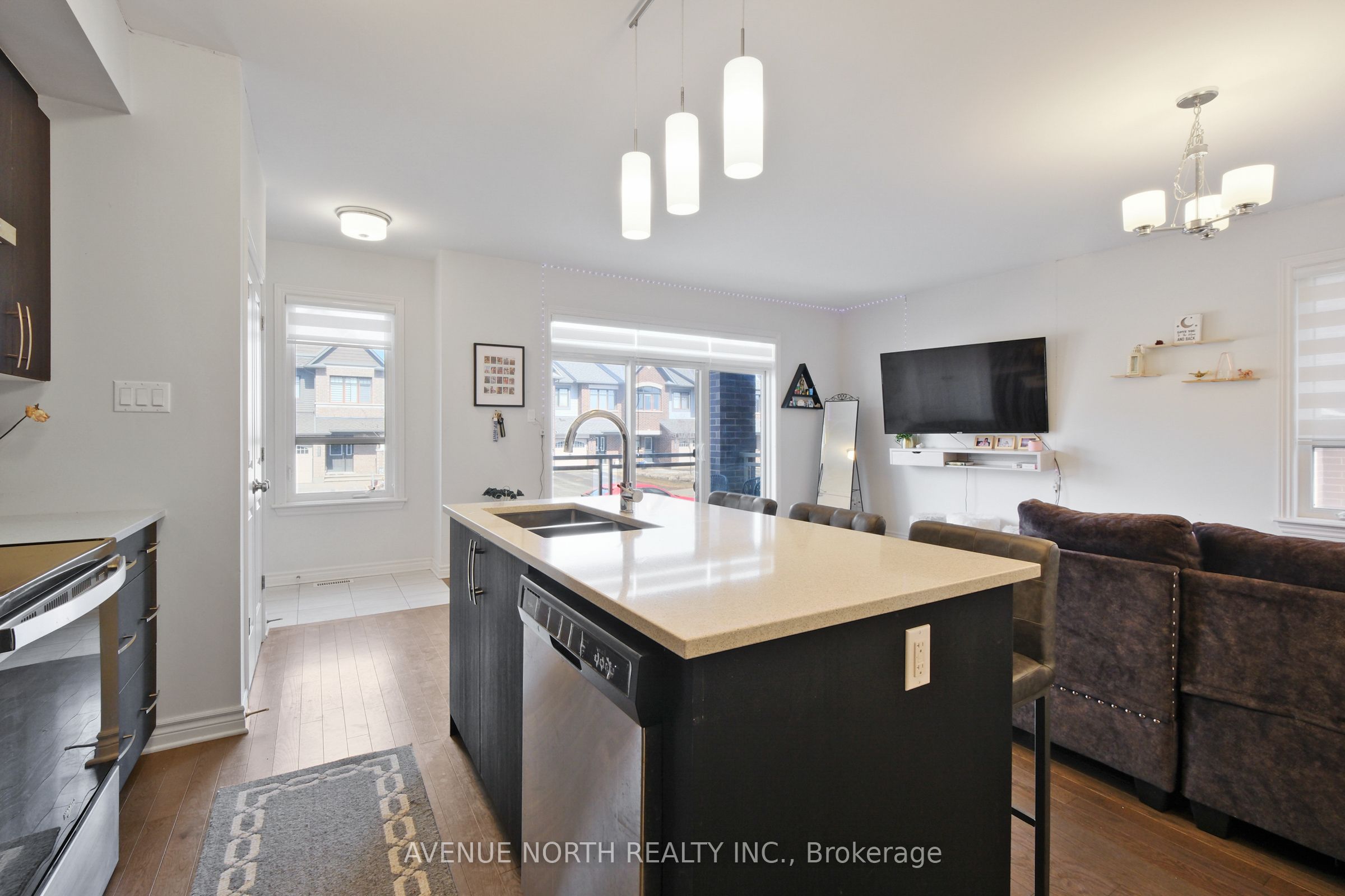365 Axis Way Property Photo 17