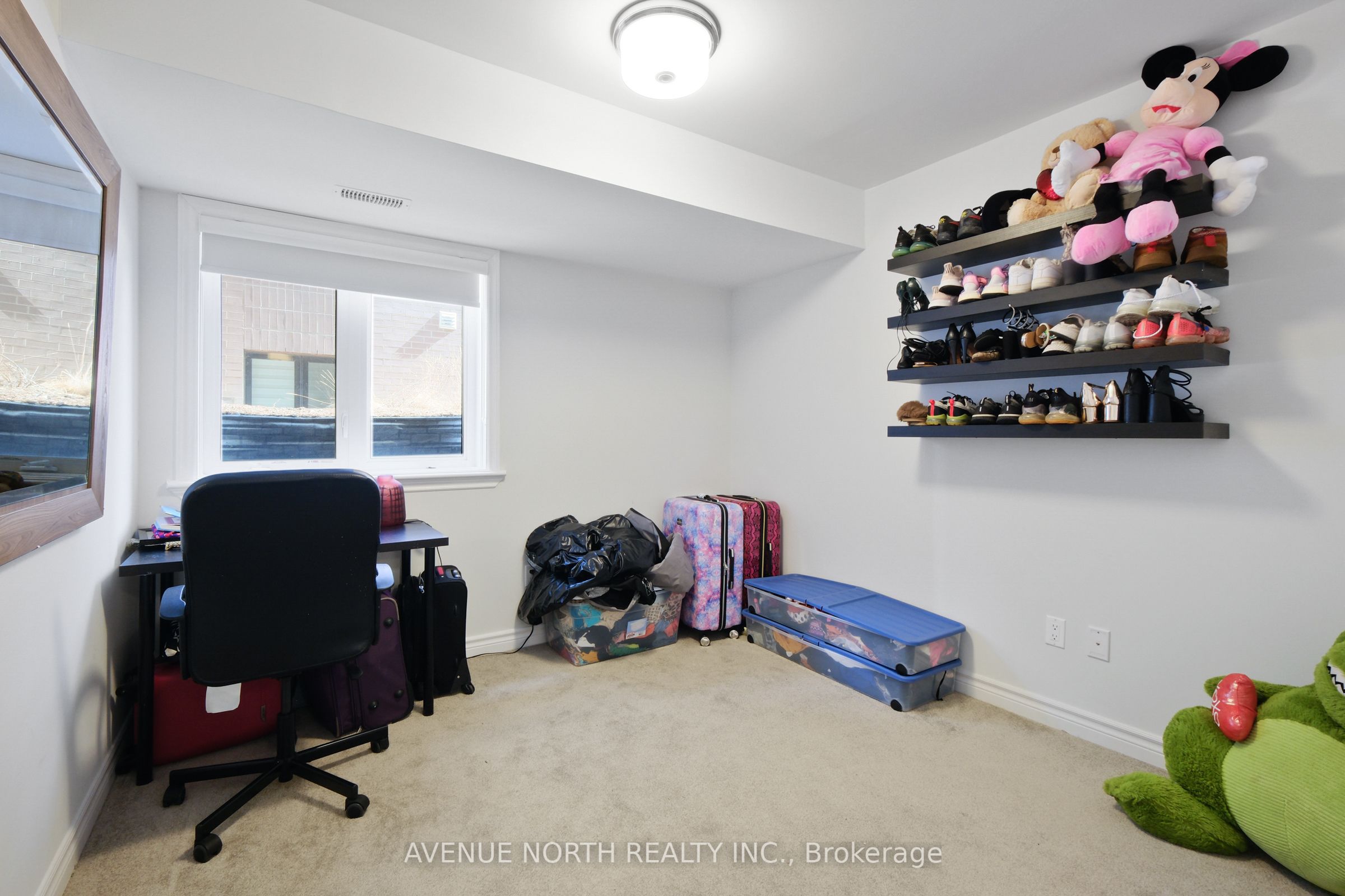 365 Axis Way Property Photo 21
