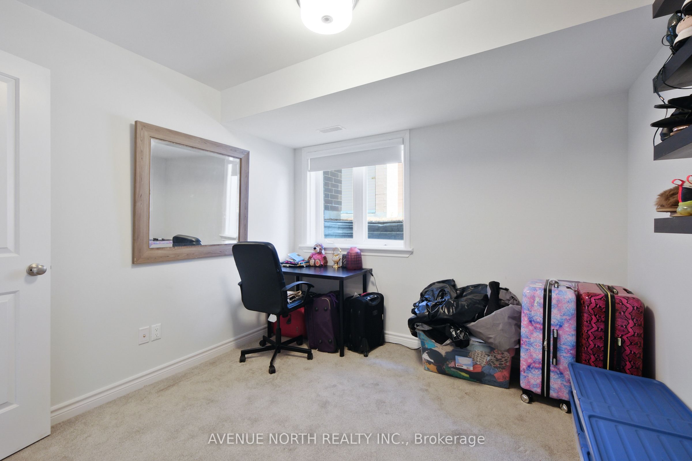 365 Axis Way Property Photo 22