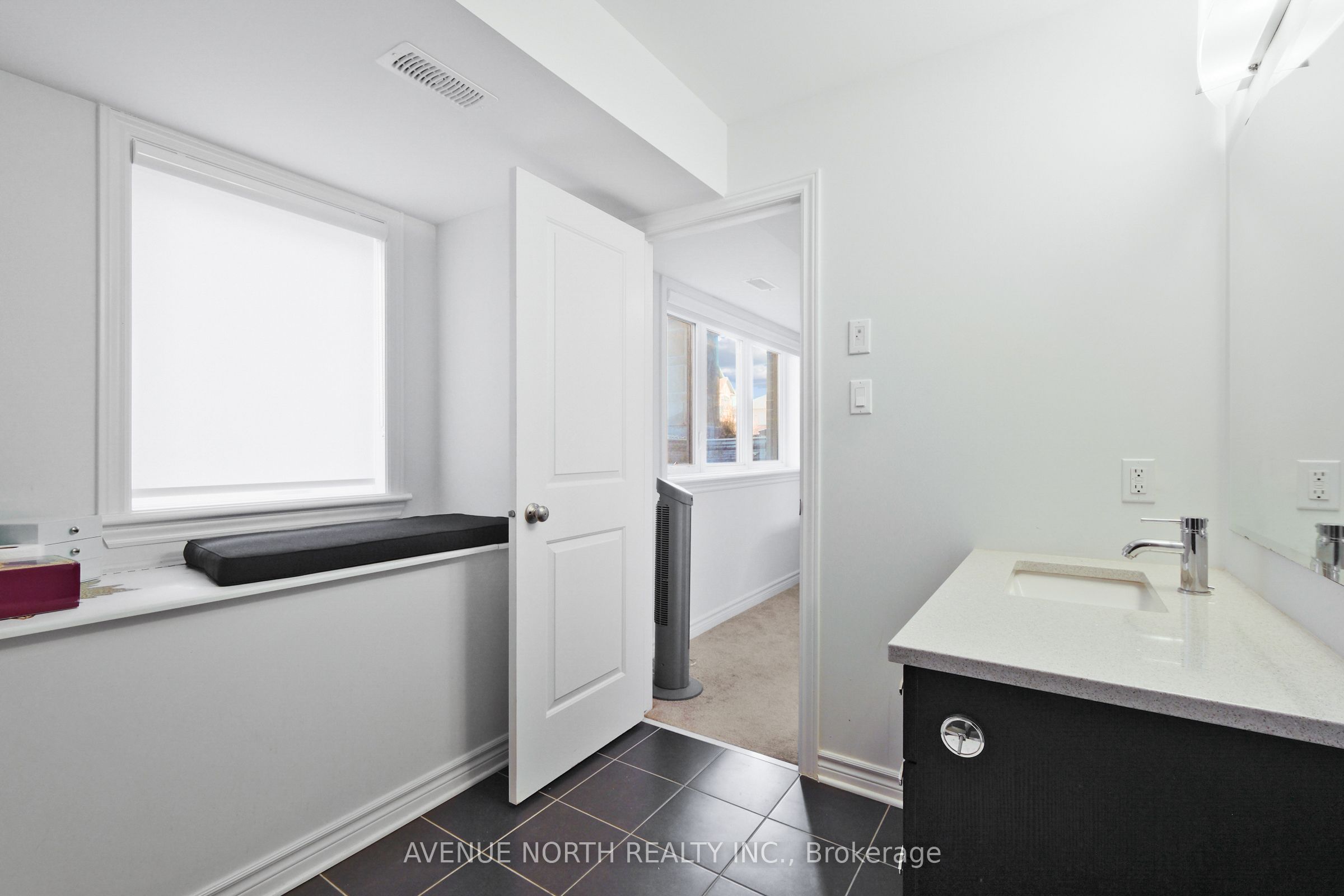 365 Axis Way Property Photo 29