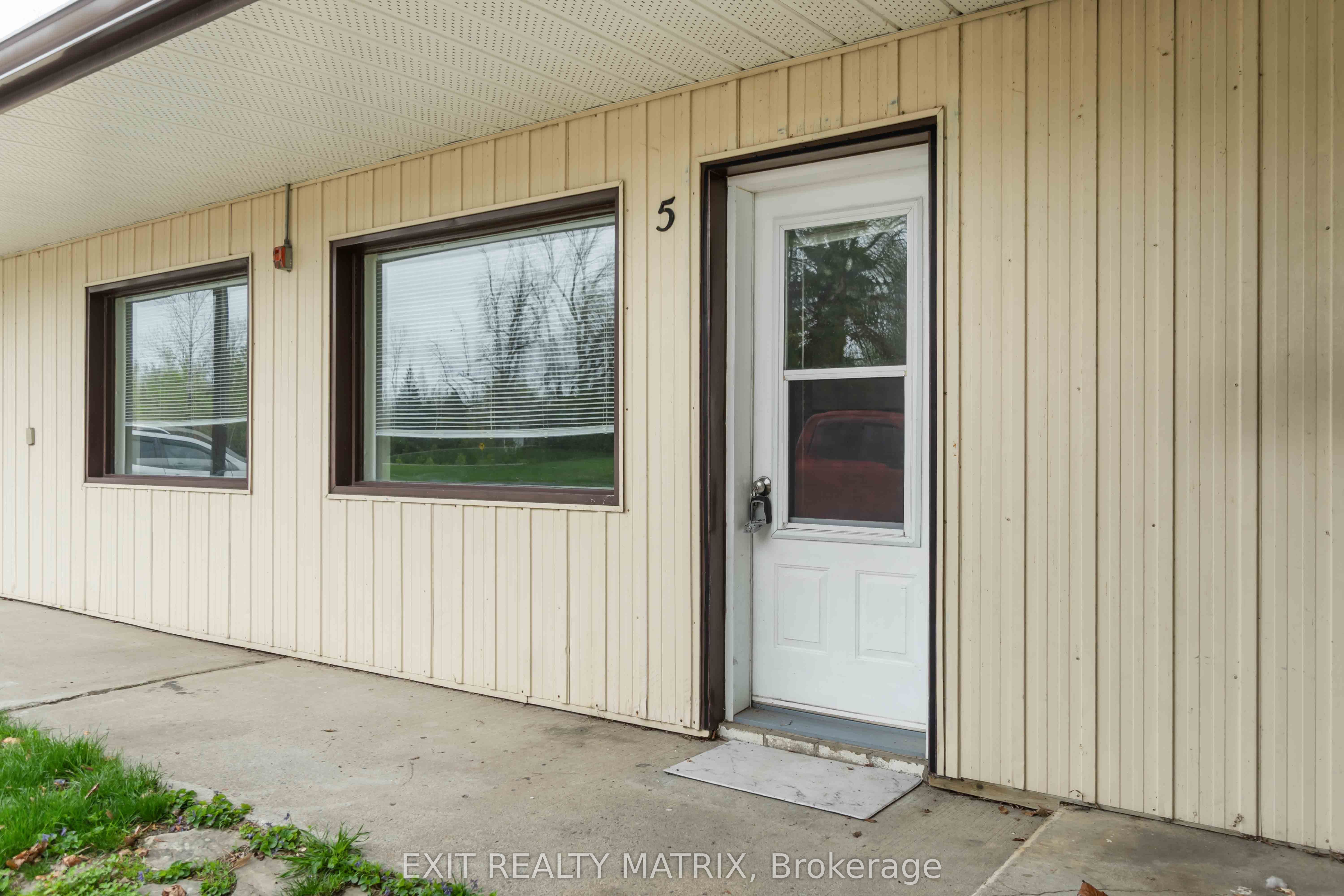 #5 - 2039 County Rd 44 Property Photo 2