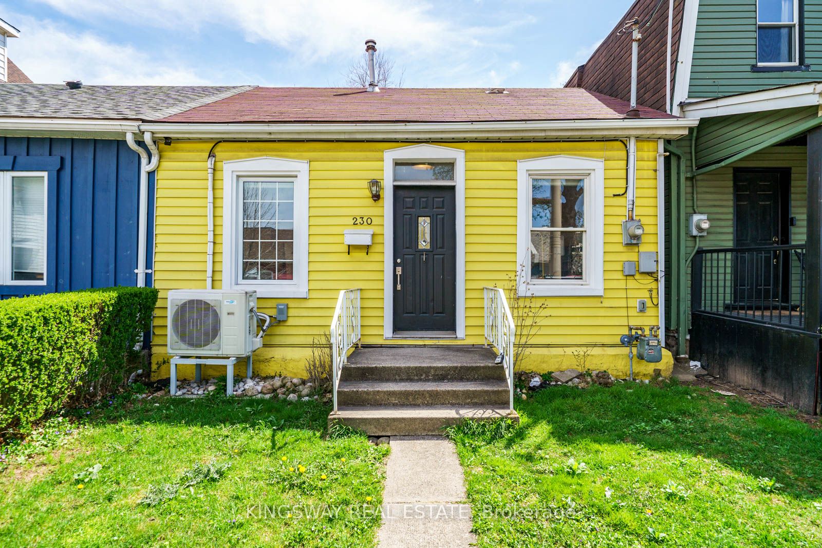 230 Emerald Street N Property Photo 1
