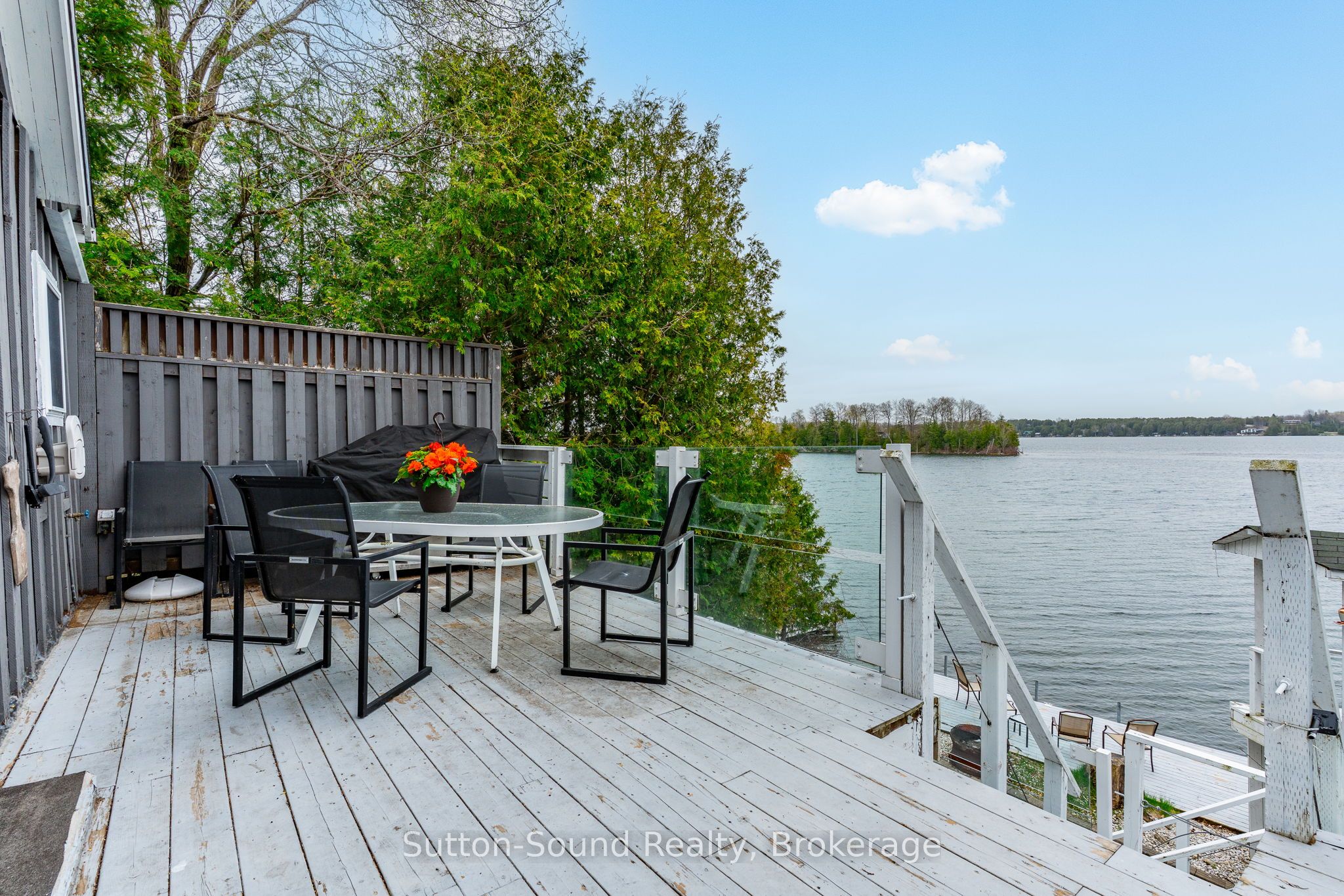 24 Islandview Drive Property Photo 8