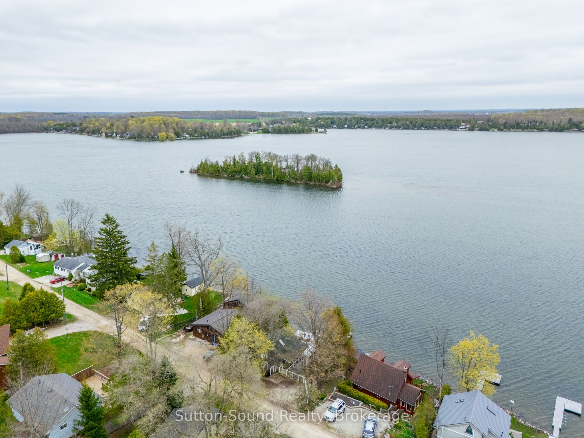 24 Islandview Drive Property Photo 10