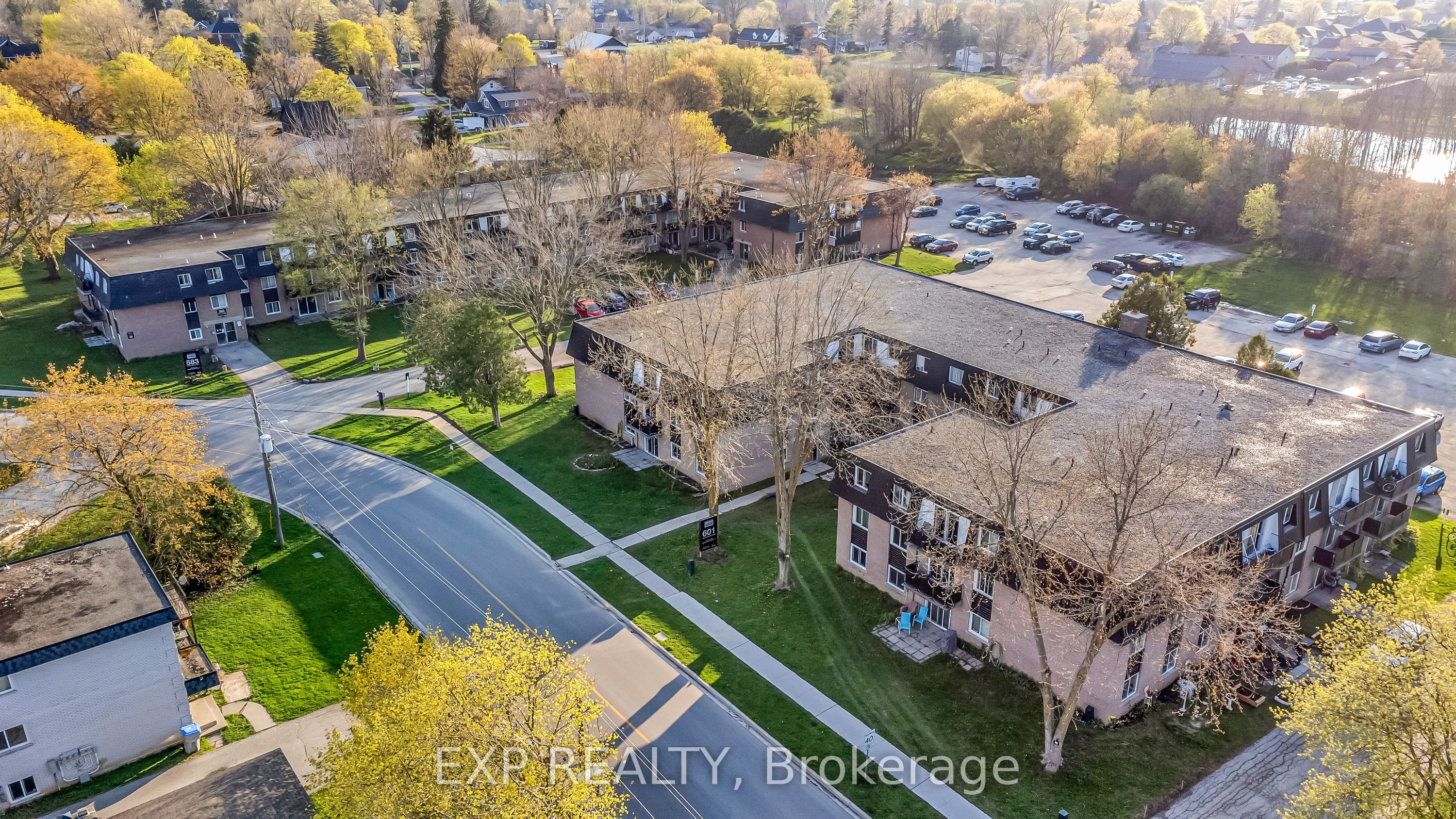 601 Barber Avenue N 101 Property Photo 1