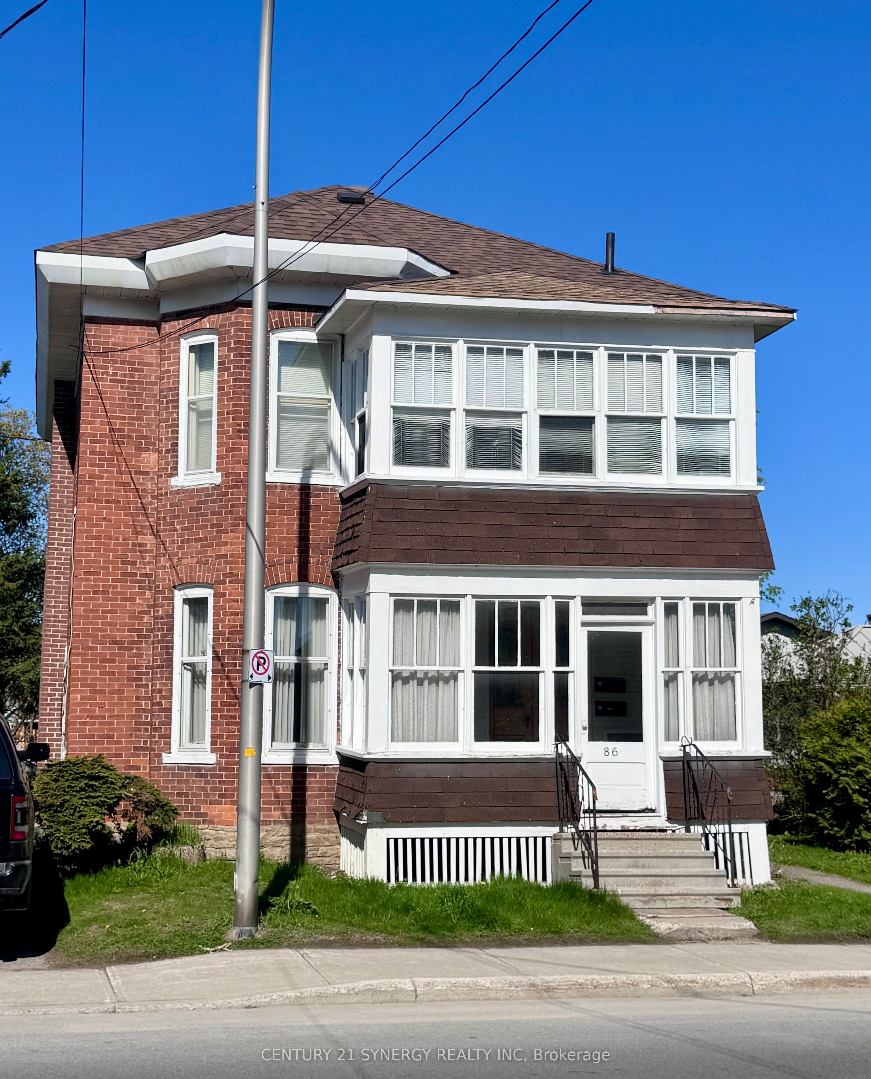 86 Brockville St Property Photo 2