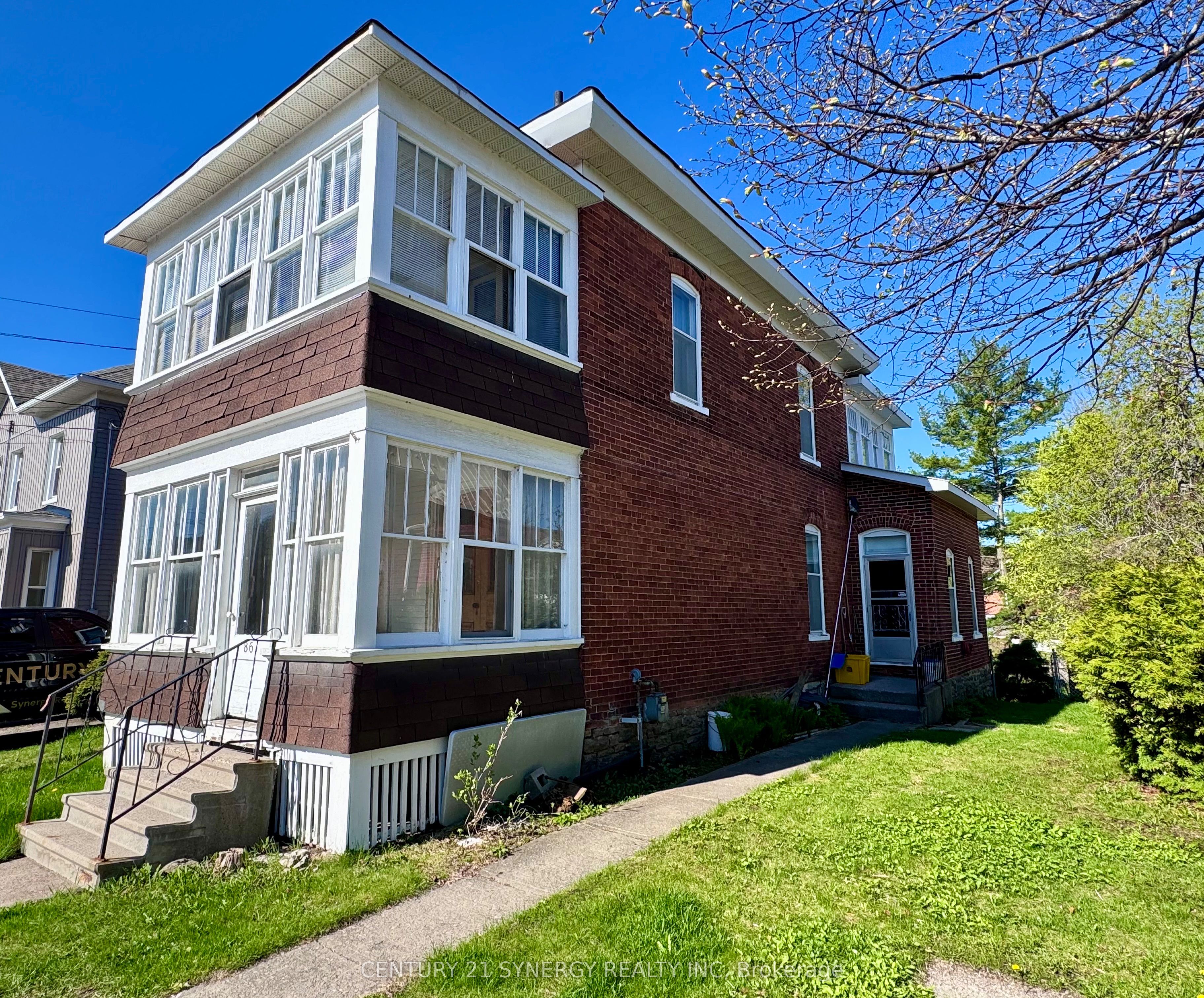 86 Brockville St Property Photo 4