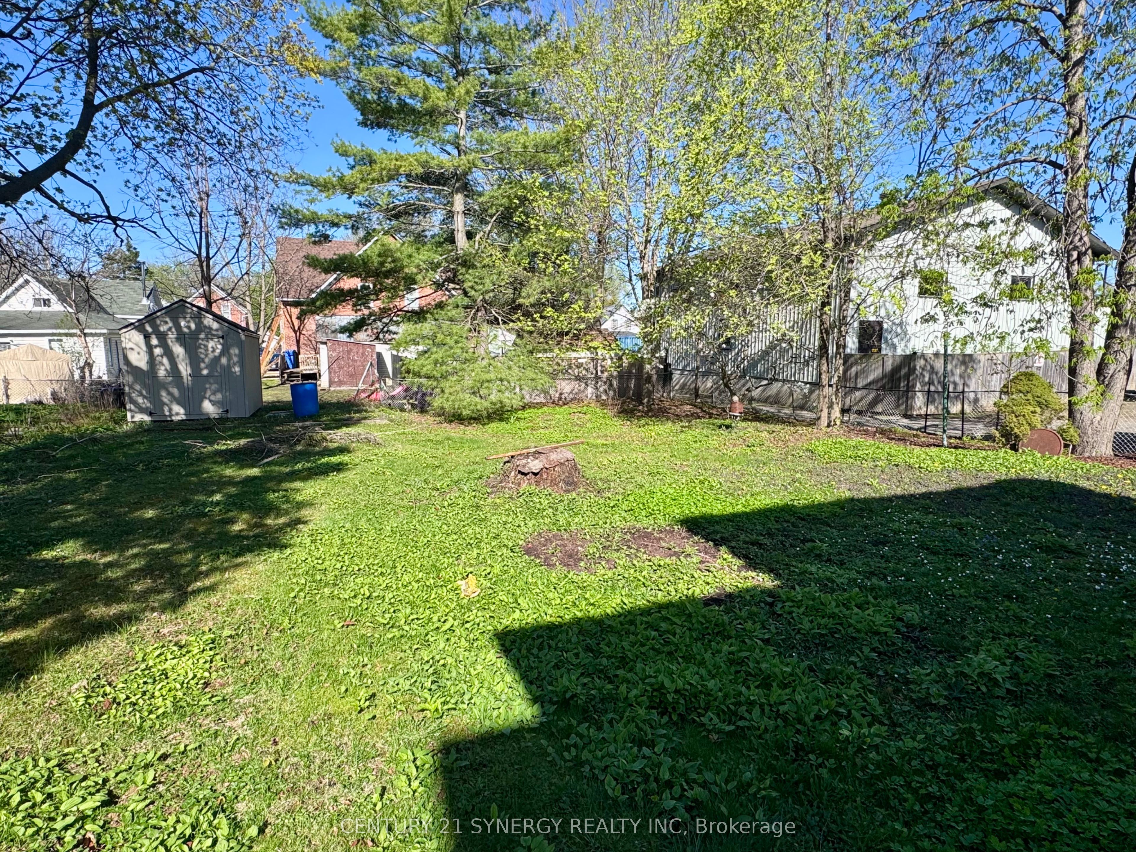 86 Brockville St Property Photo 8