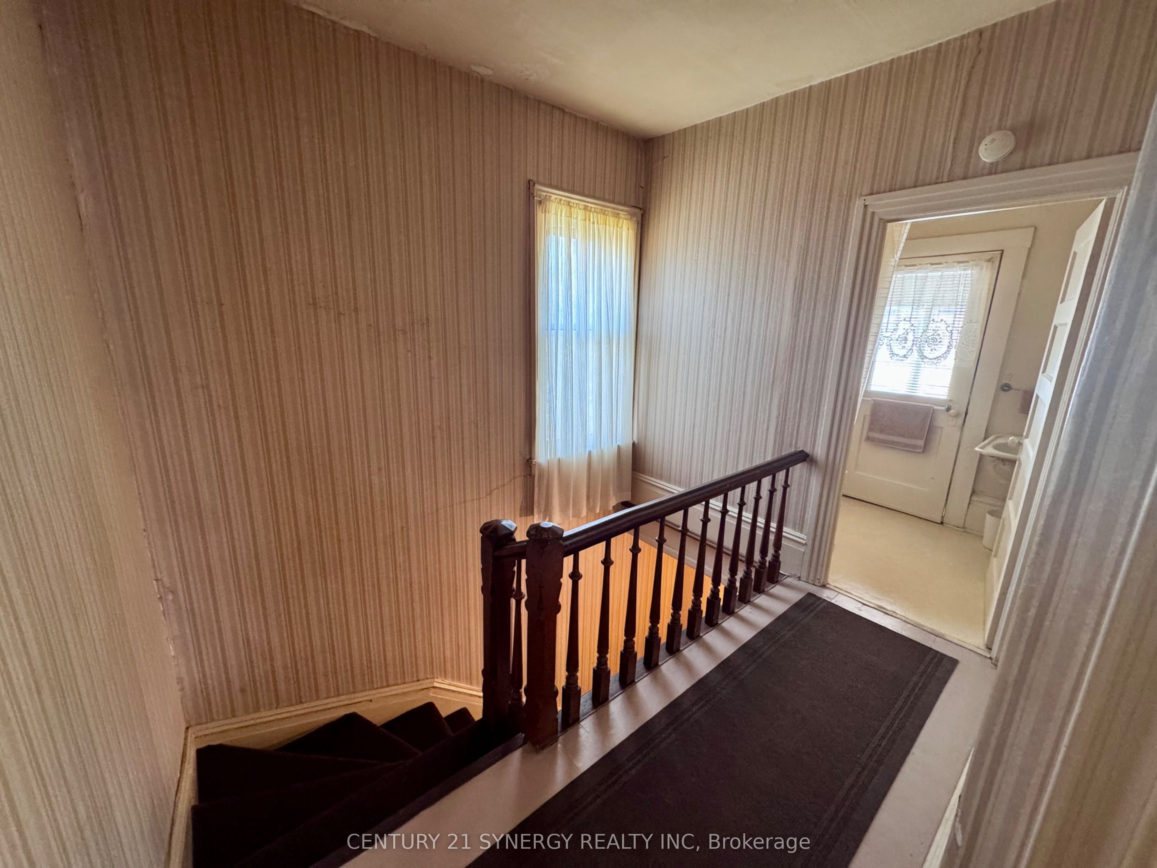 86 Brockville St Property Photo 12