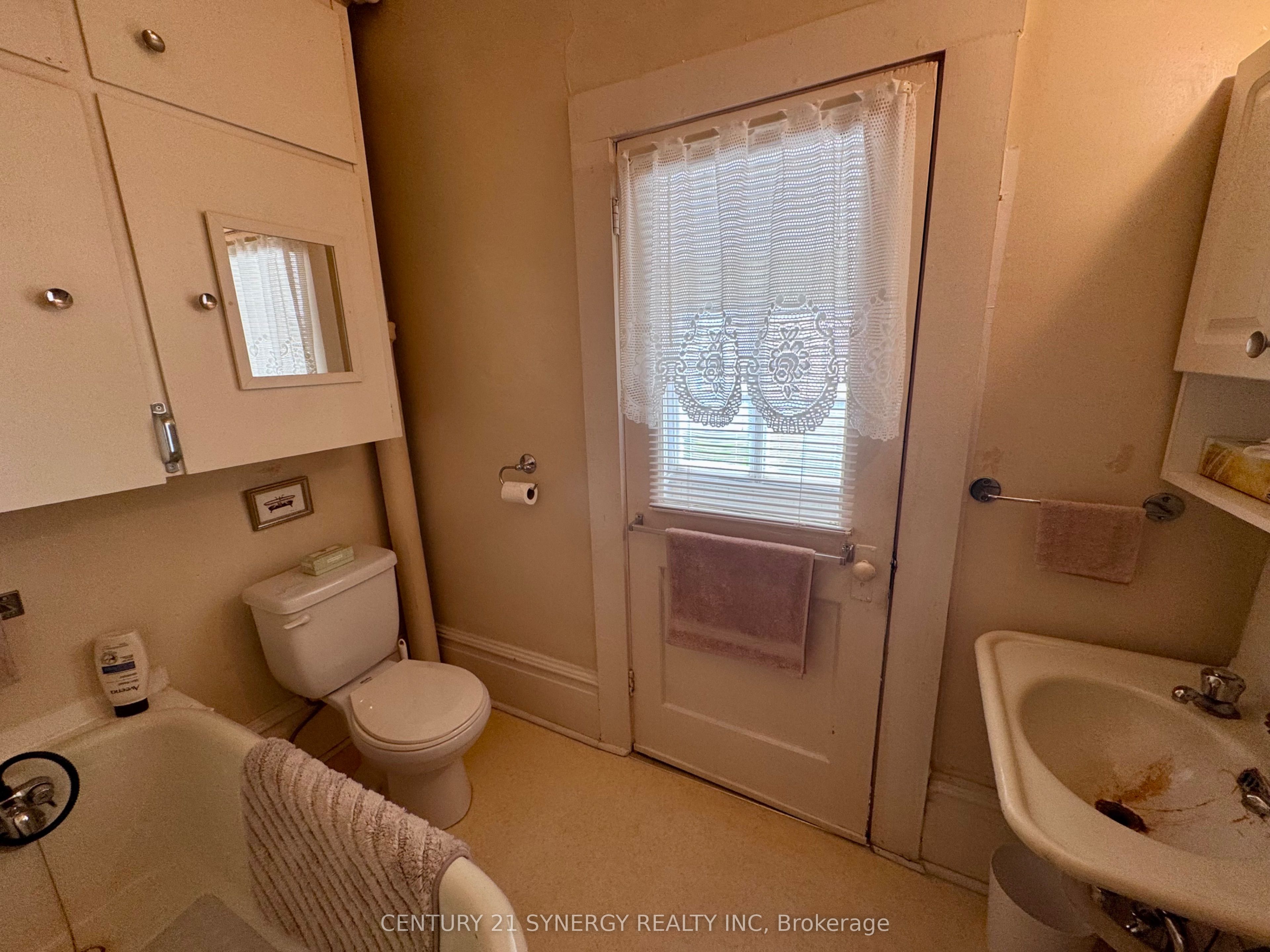 86 Brockville St Property Photo 14