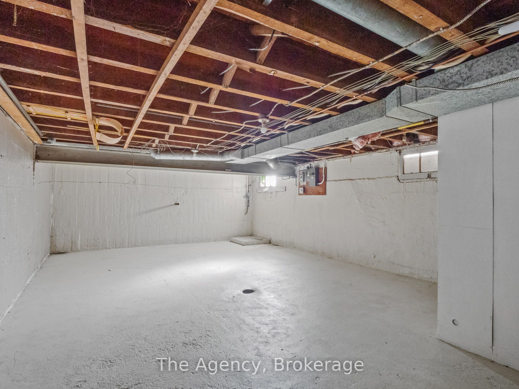 55 Chapel Street S Property Photo 9