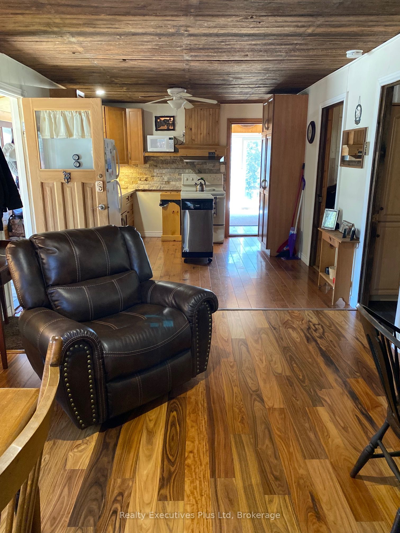502 Deer Lake Road Property Photo 12