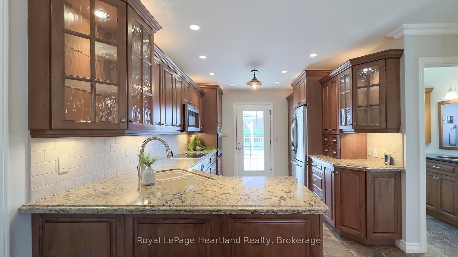 333 Ontario Street Property Photo 8