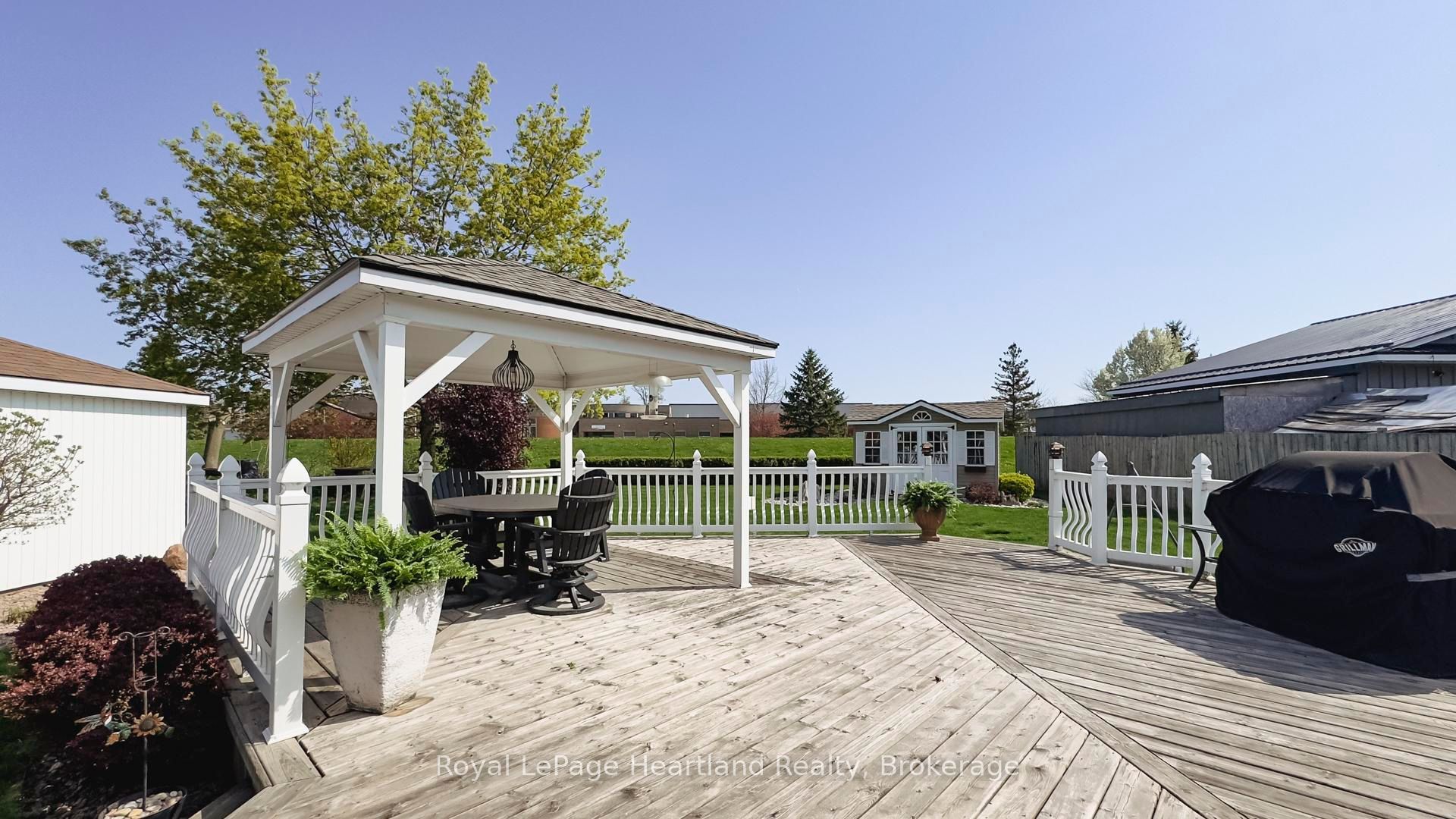 333 Ontario Street Property Photo 28