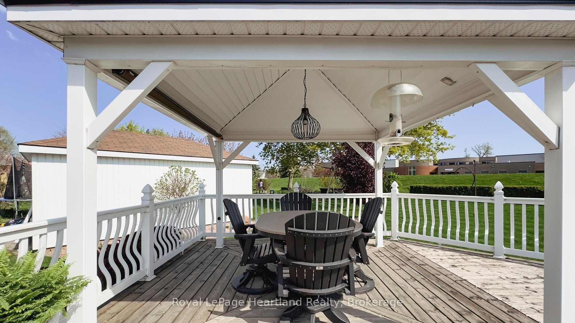 333 Ontario Street Property Photo 29