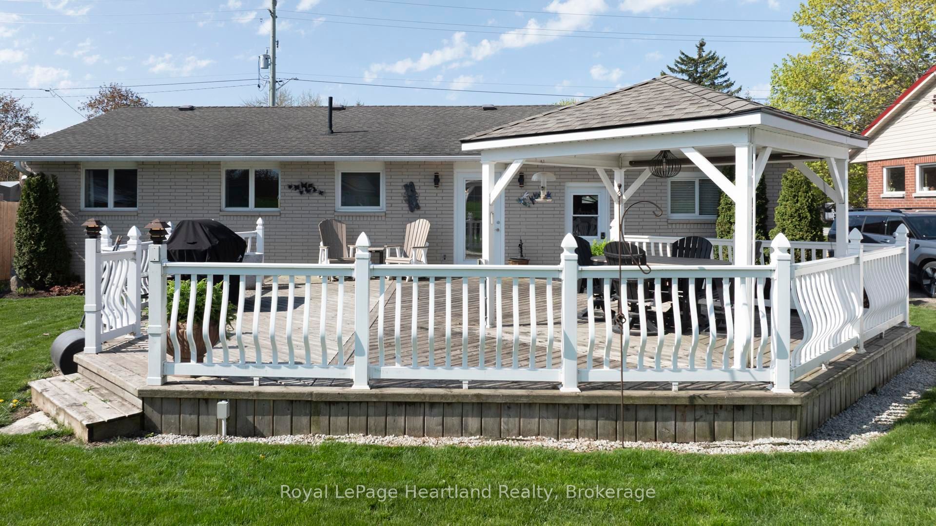 333 Ontario Street Property Photo 39