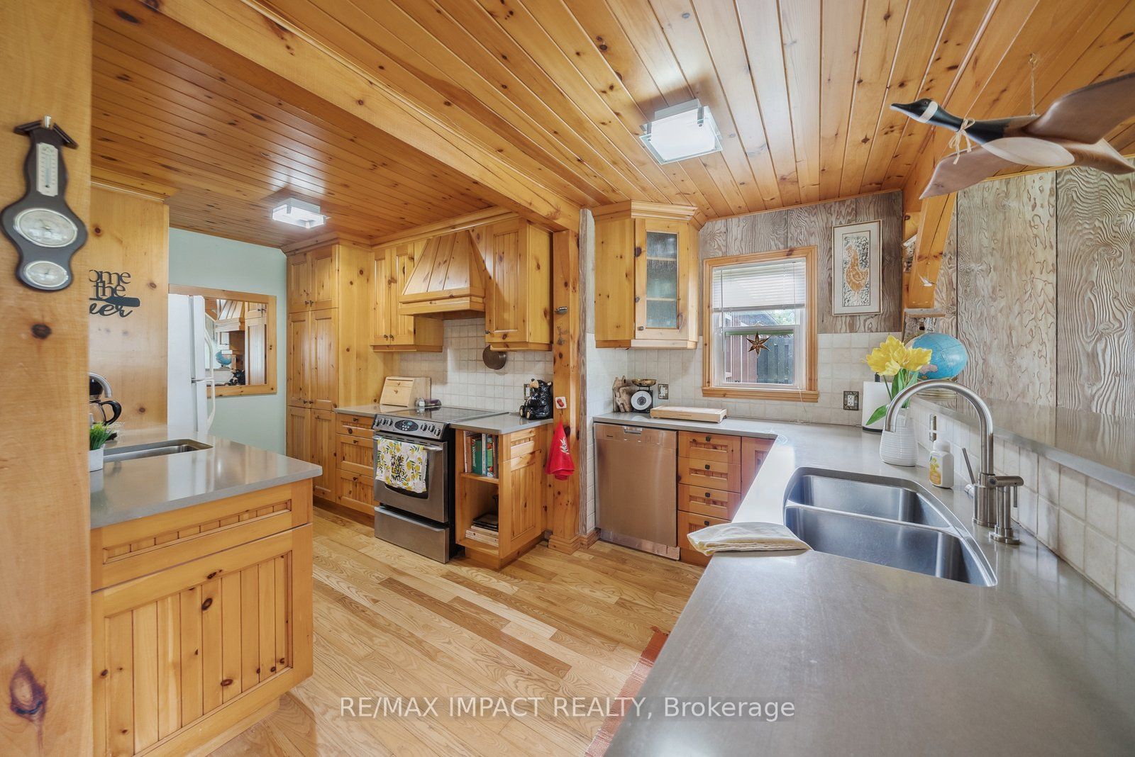108575 Highway 7 Highway Property Photo 16