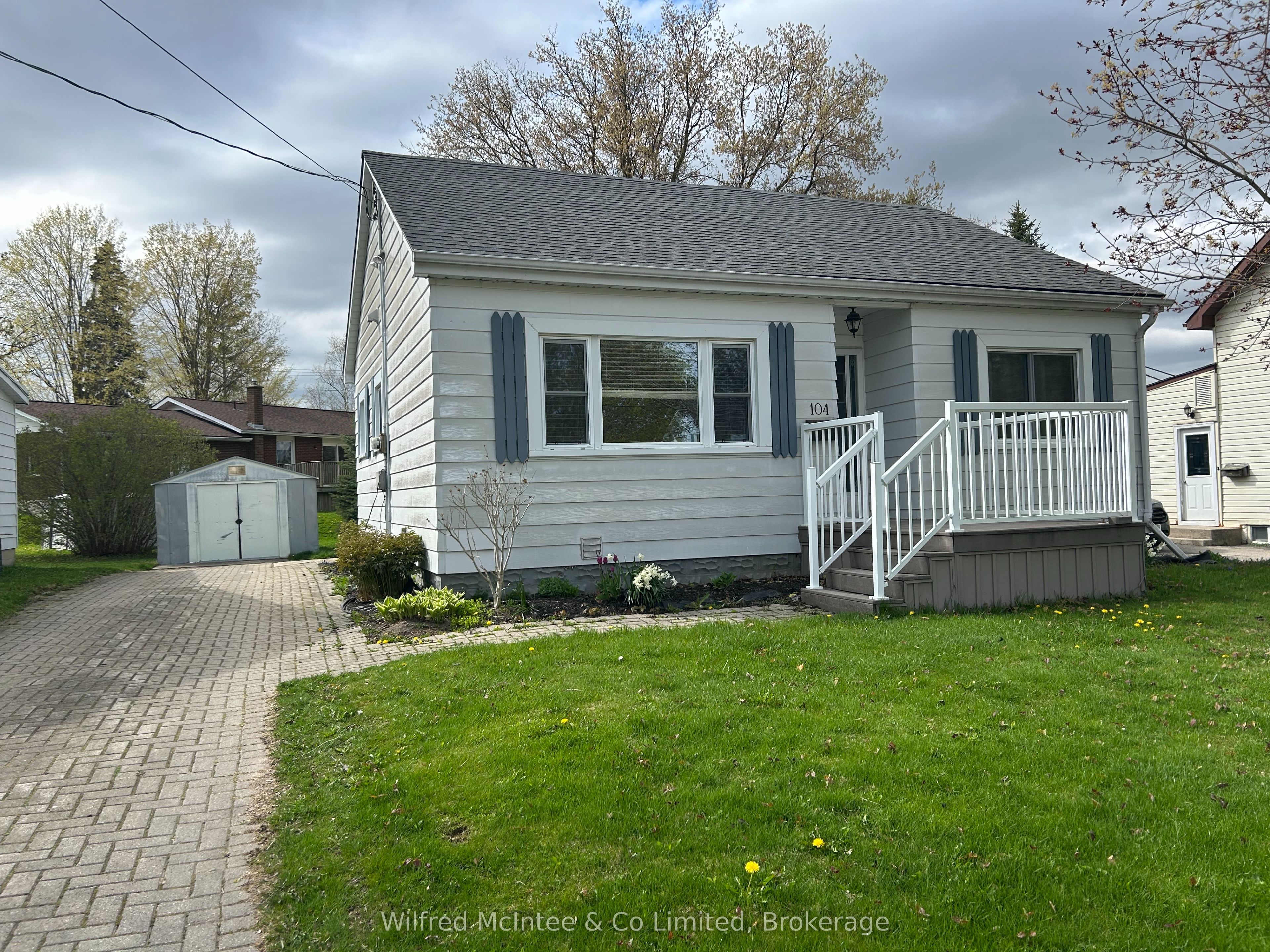 104 Mcgivern Street W Property Photo 1