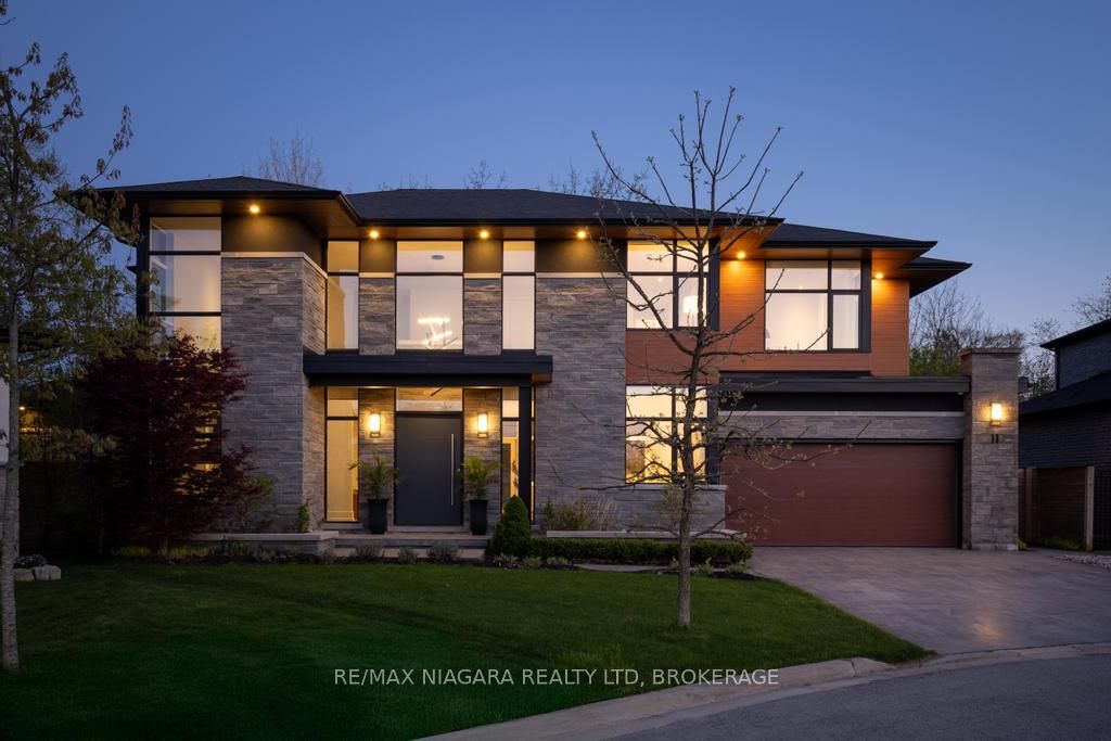 11 Woodbourne Court Property Photo 1