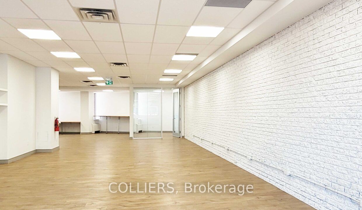 222 Somerset Street W 701 Property Photo 4
