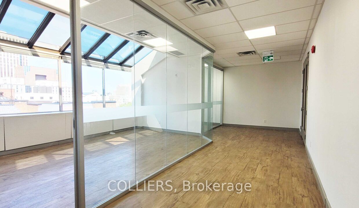 222 Somerset Street W 701 Property Photo 6