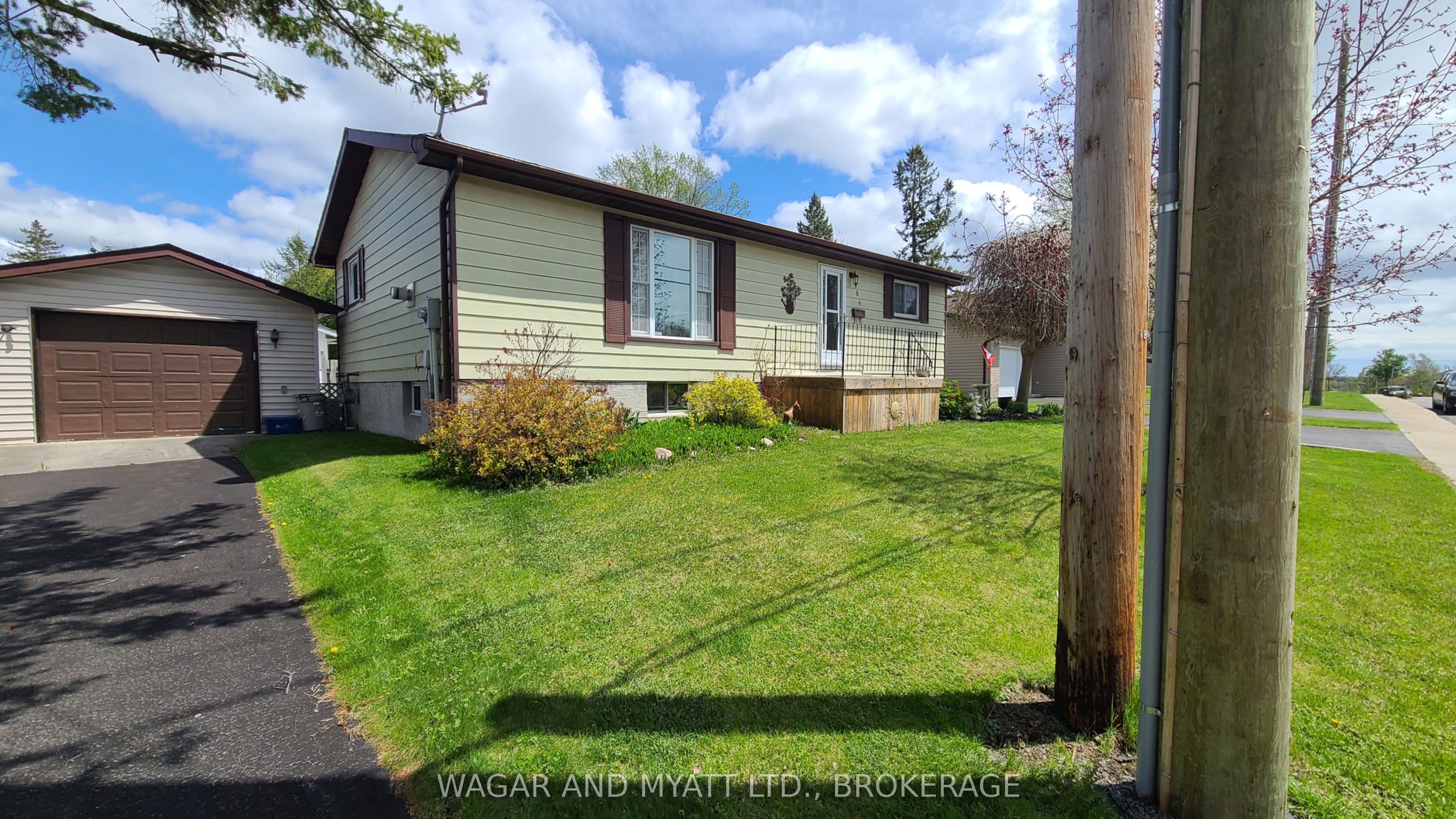 184 Brant Street Property Photo