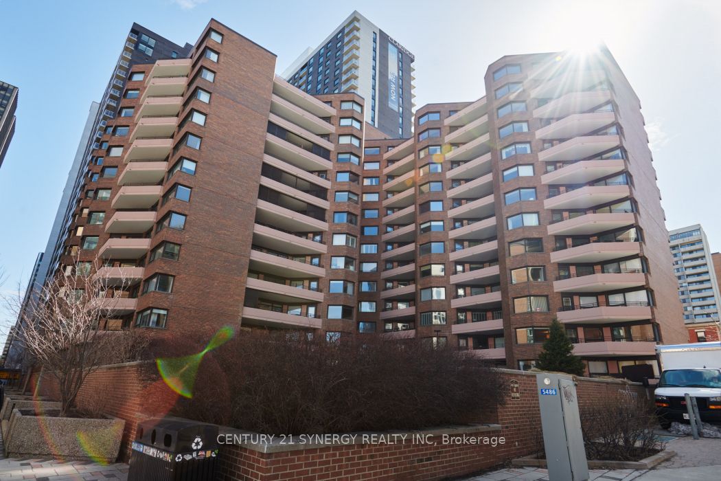 #202 - 151 Bay Street Property Photo
