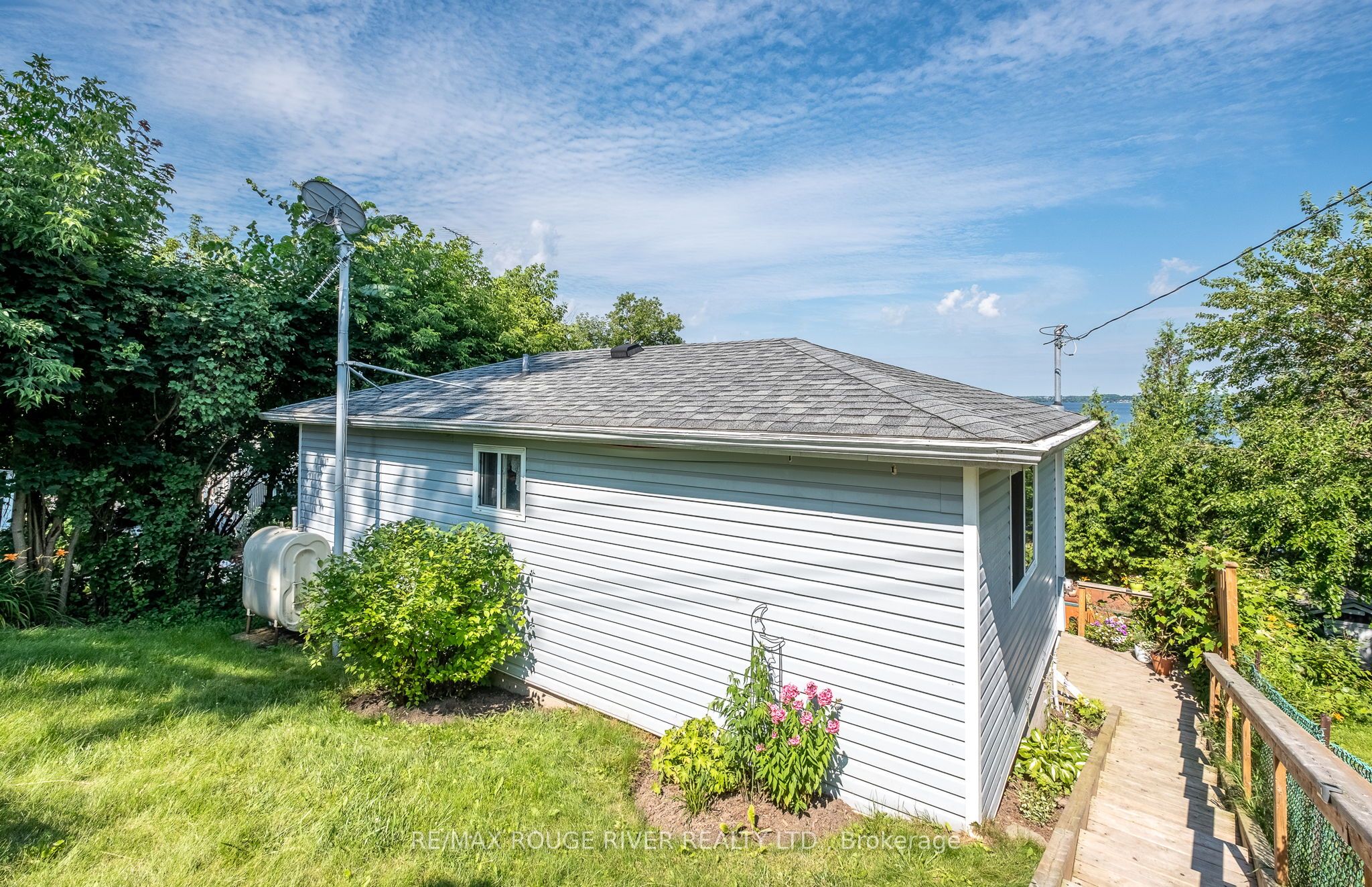 5454 Lakeshore Drive Property Photo 2