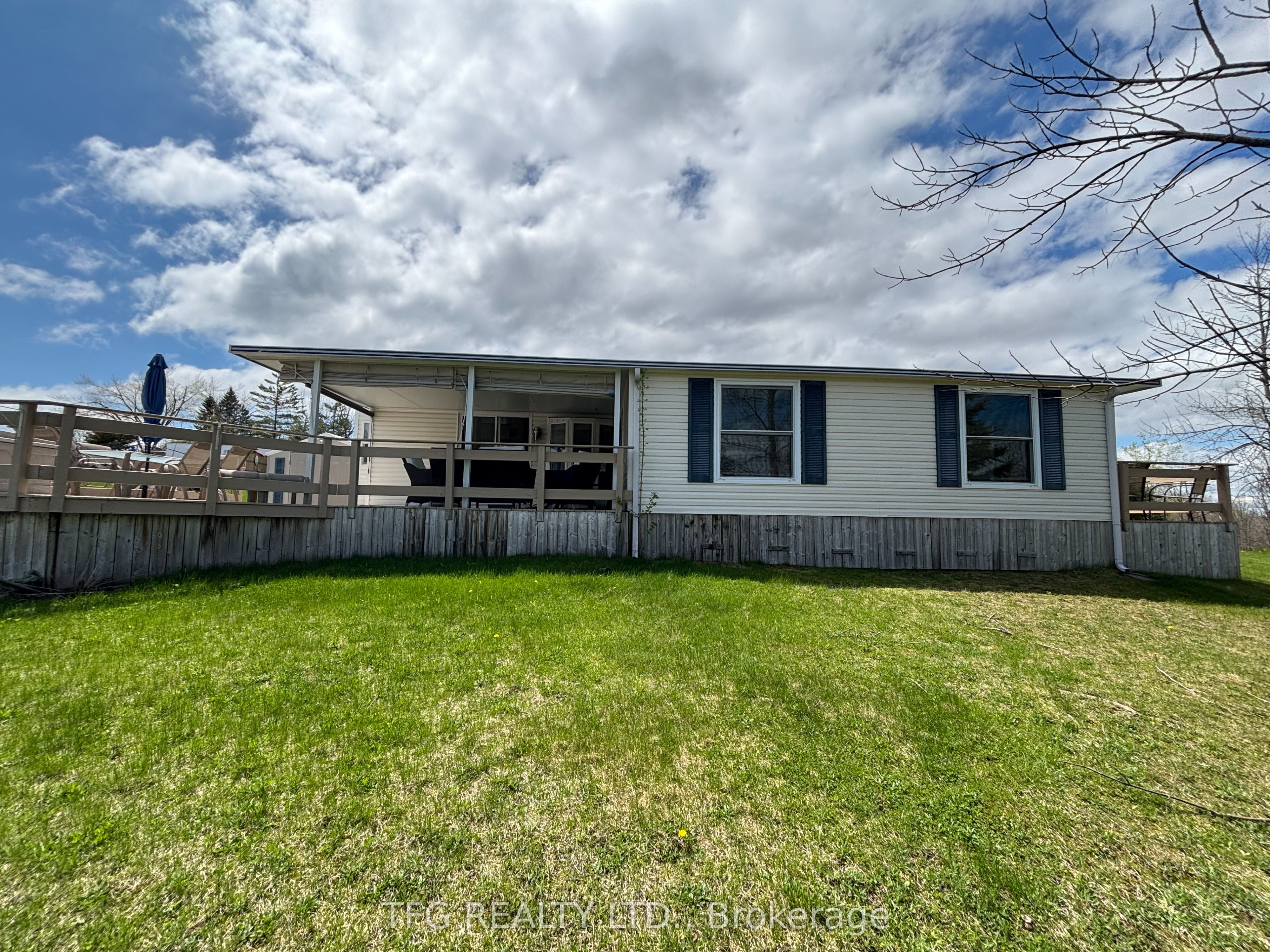 #181 - 1043 Asphodel 2nd Line Property Photo