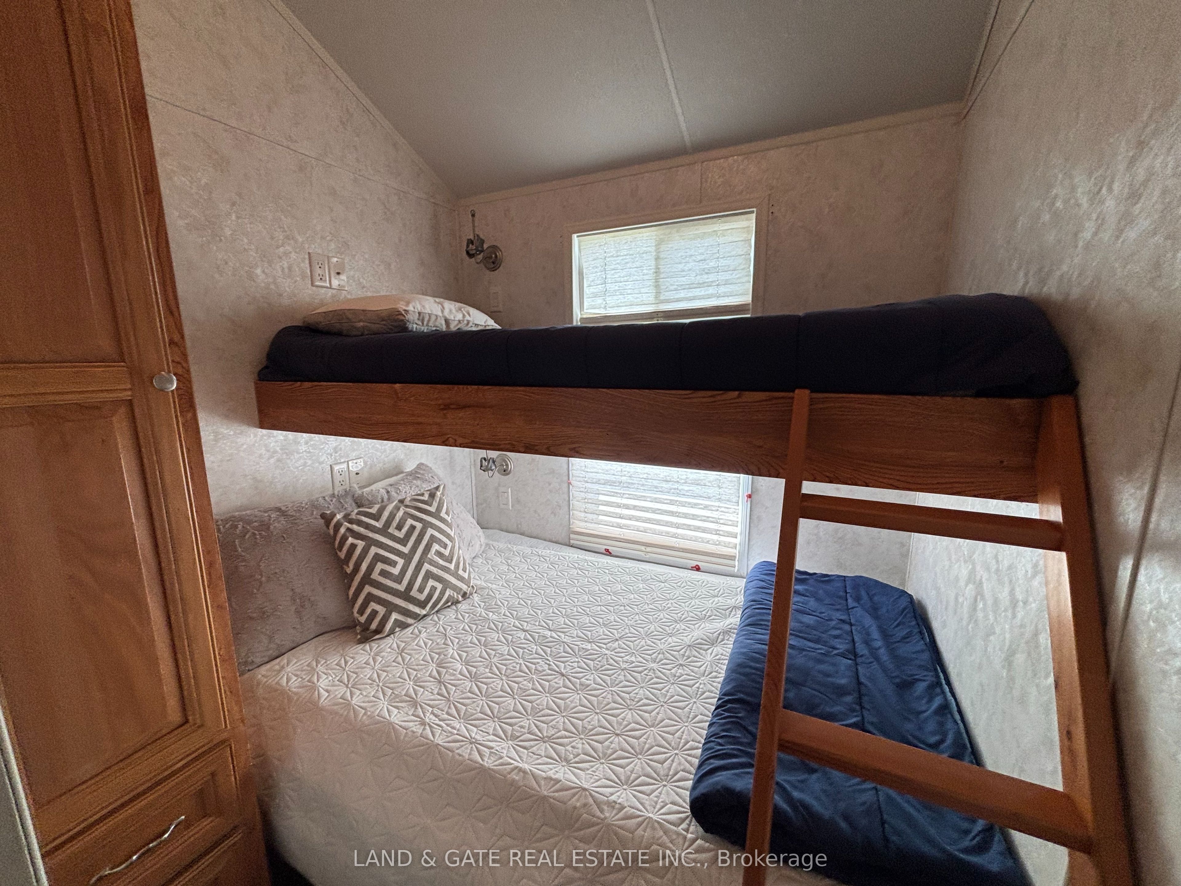 #181 - 1043 Asphodel 2nd Line Property Photo 14