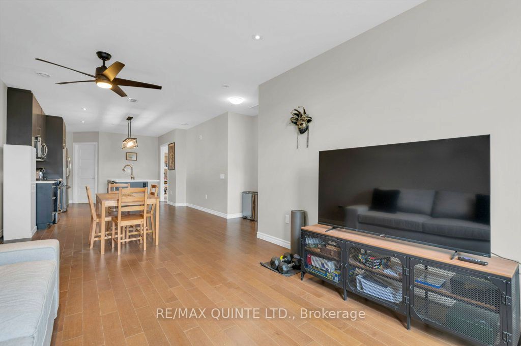 #410 - 199 Front Street Property Photo 13