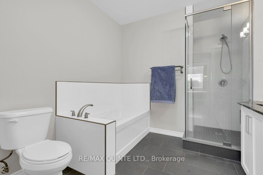 #410 - 199 Front Street Property Photo 16