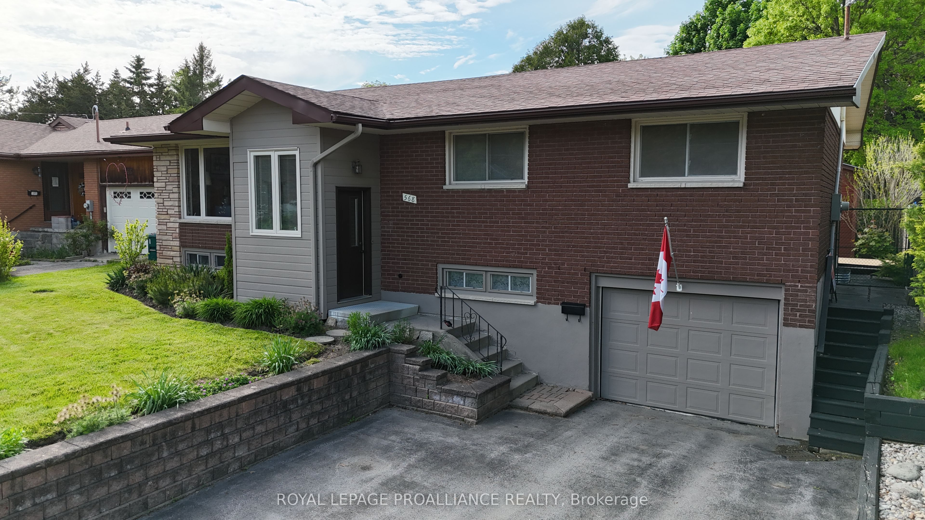 568 Victoria Avenue Property Photo 1