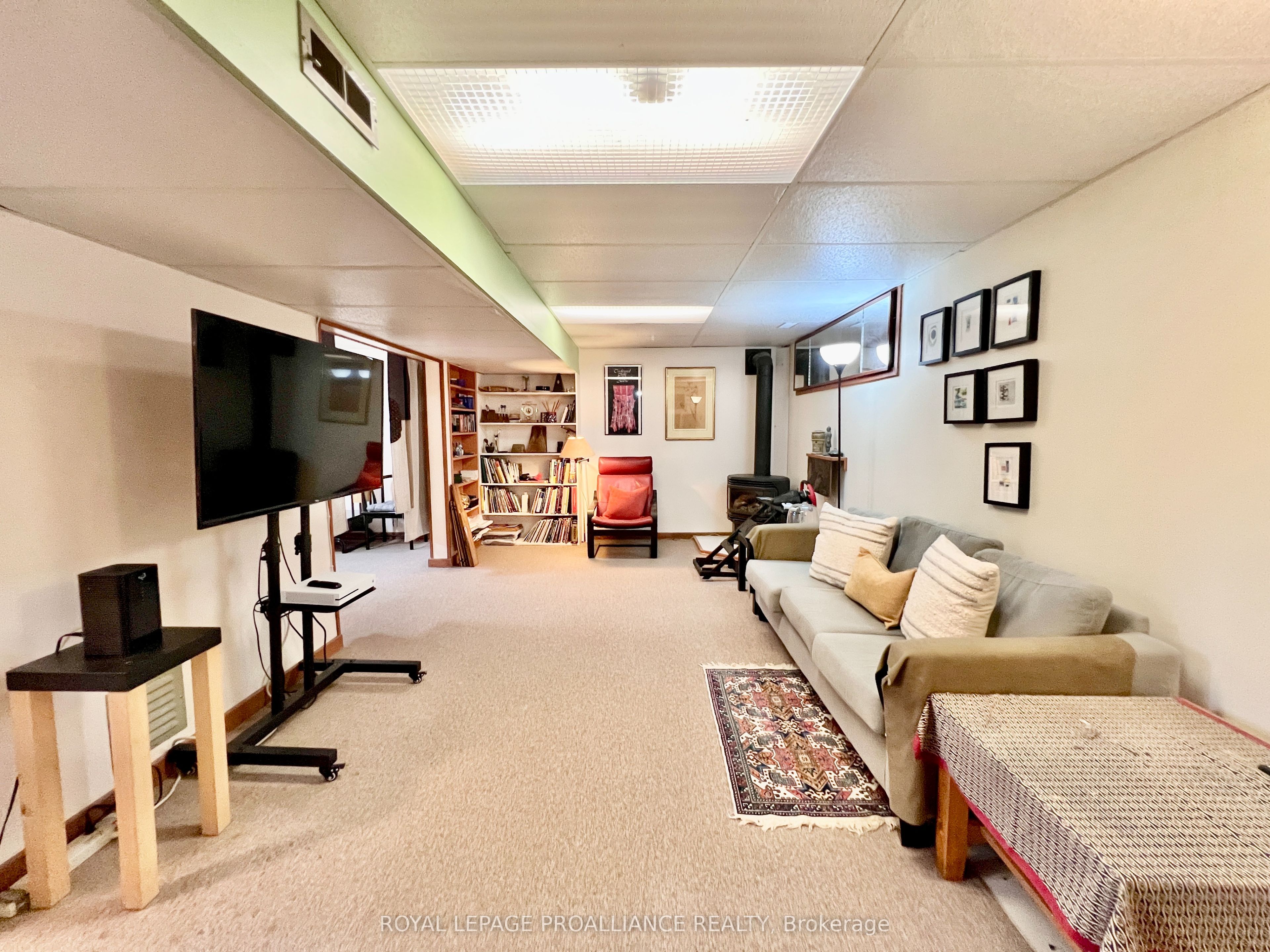 568 Victoria Ave Property Photo 14
