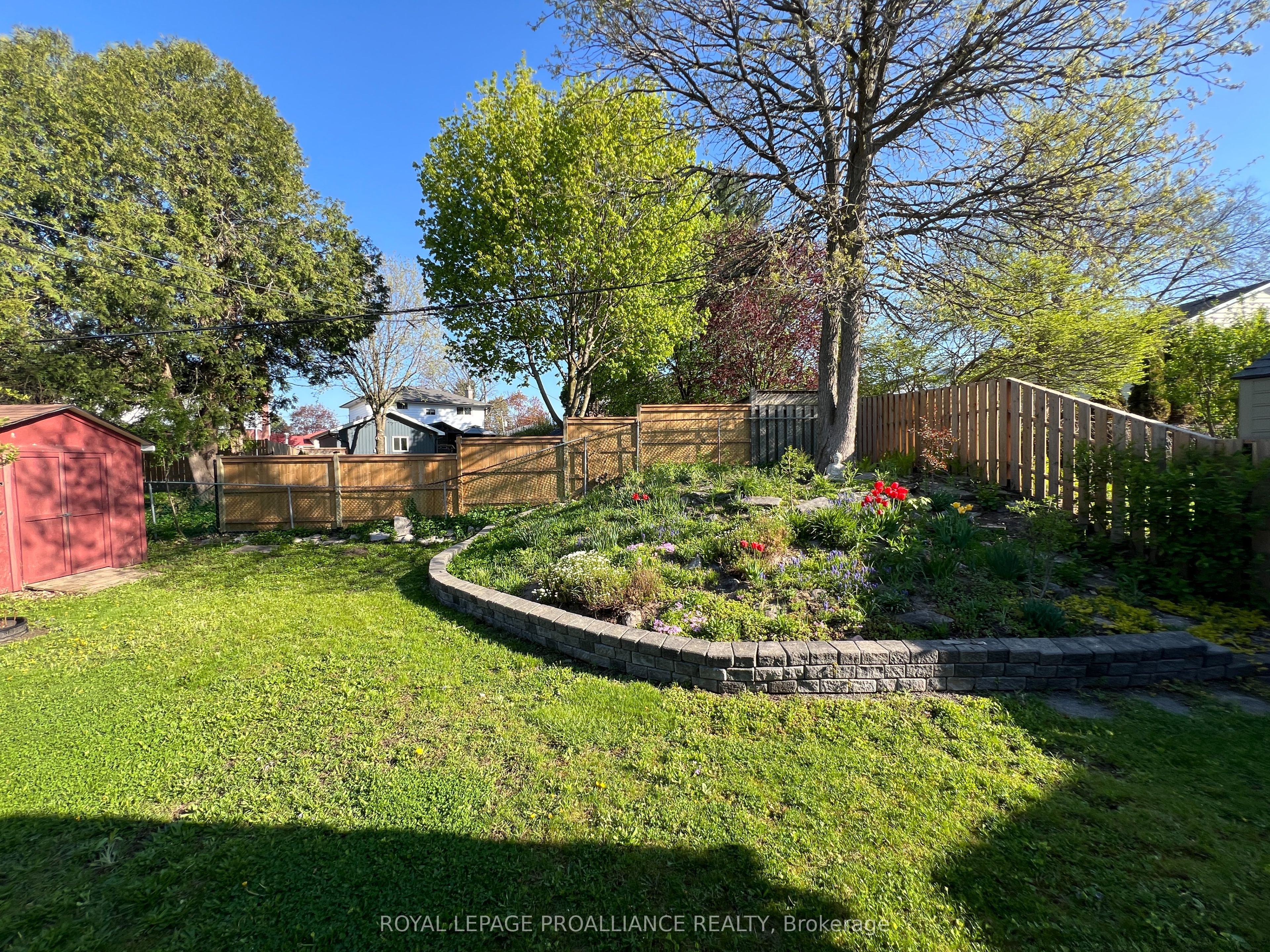 568 Victoria Ave Property Photo 25