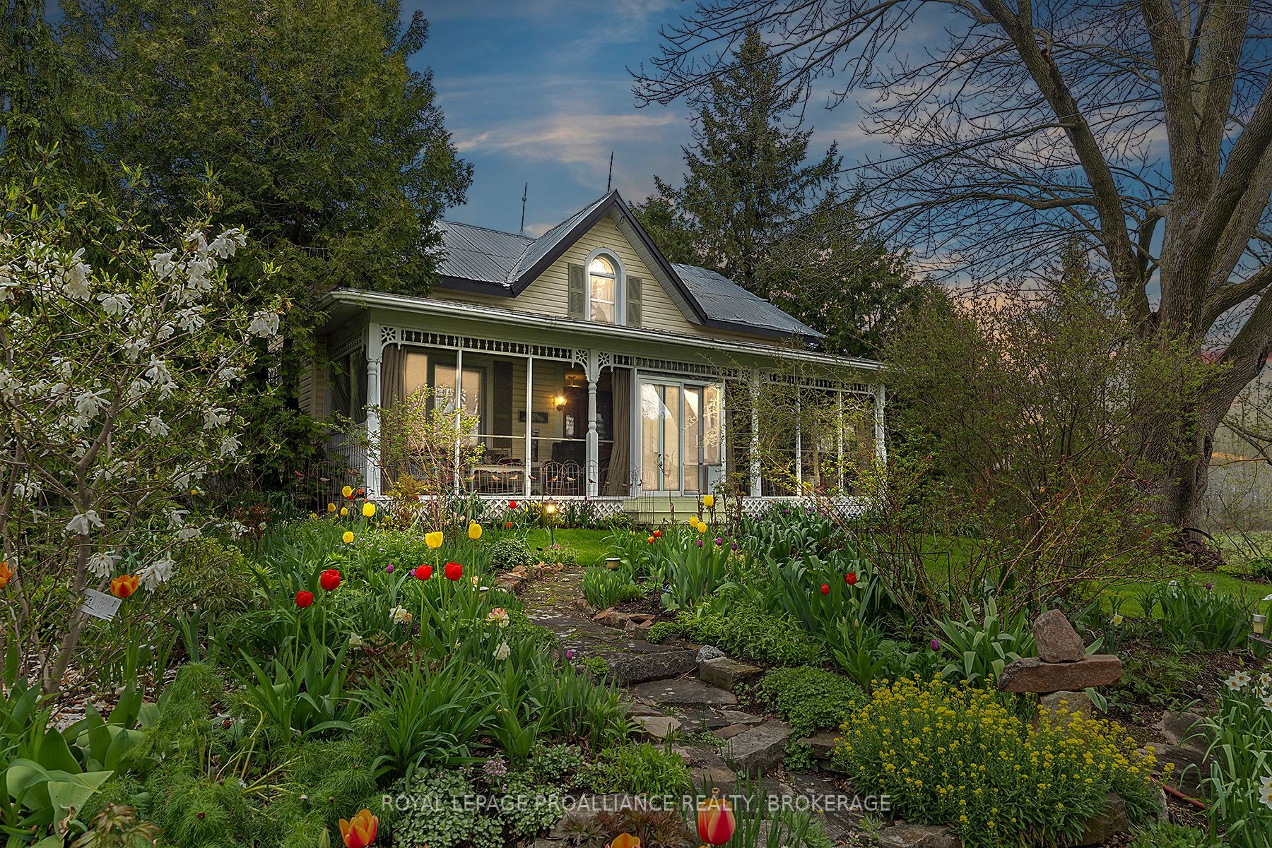 2078 Sunbury Road Property Photo 1